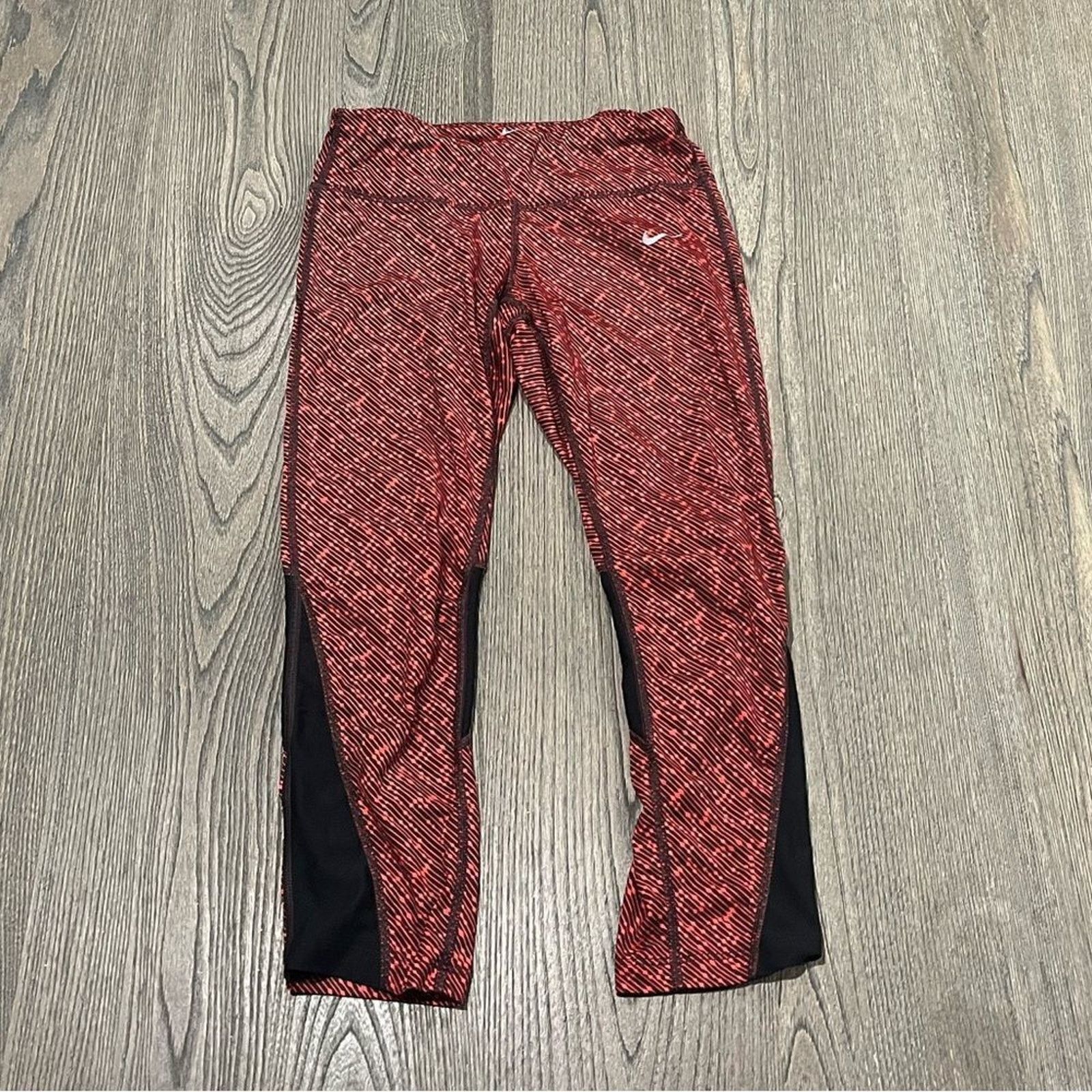 Nike Nike Dri-FIT Red Printed Athletic Leggings Mid Length Siz XS Size 24" / US 00 / IT 34 - 1 Thumbnail