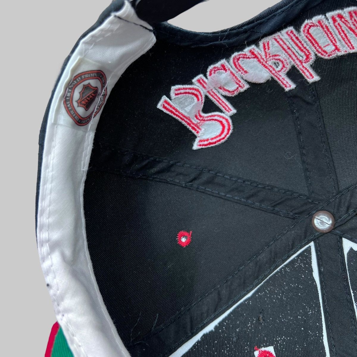 NHL × Sports Specialties × Vintage 90s NHL Chicago Blackhawks Back Script Sports Specialties Size ONE SIZE - 11 Thumbnail