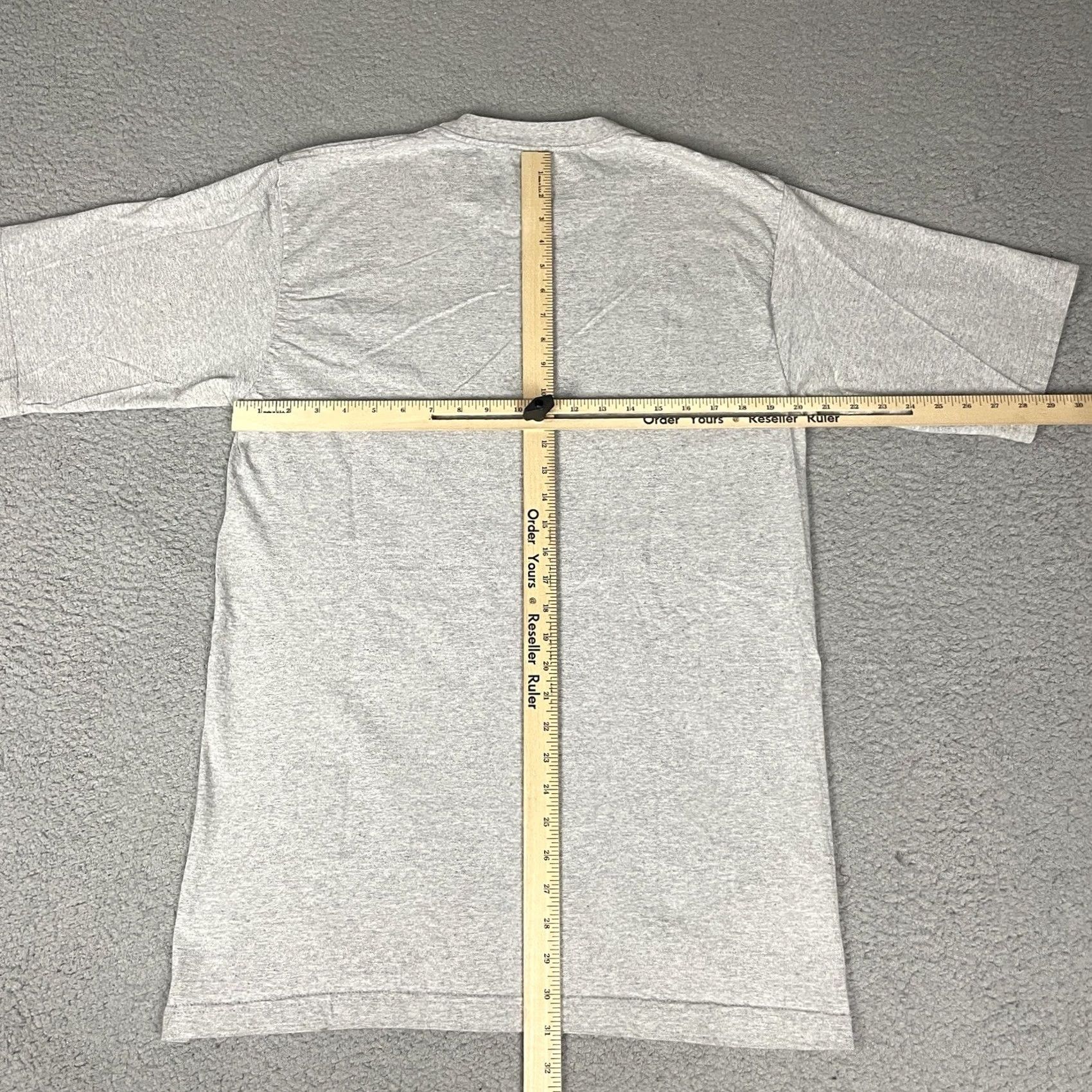 Tommy Hilfiger VINTAGE Tommy Hilfiger Shirt Mens M Gray 90s Made USA TH Tommy Jeans Logo Crew Neck Short Sleeve T-Shirt Size US M / EU 48-50 / 2 - 6 Thumbnail