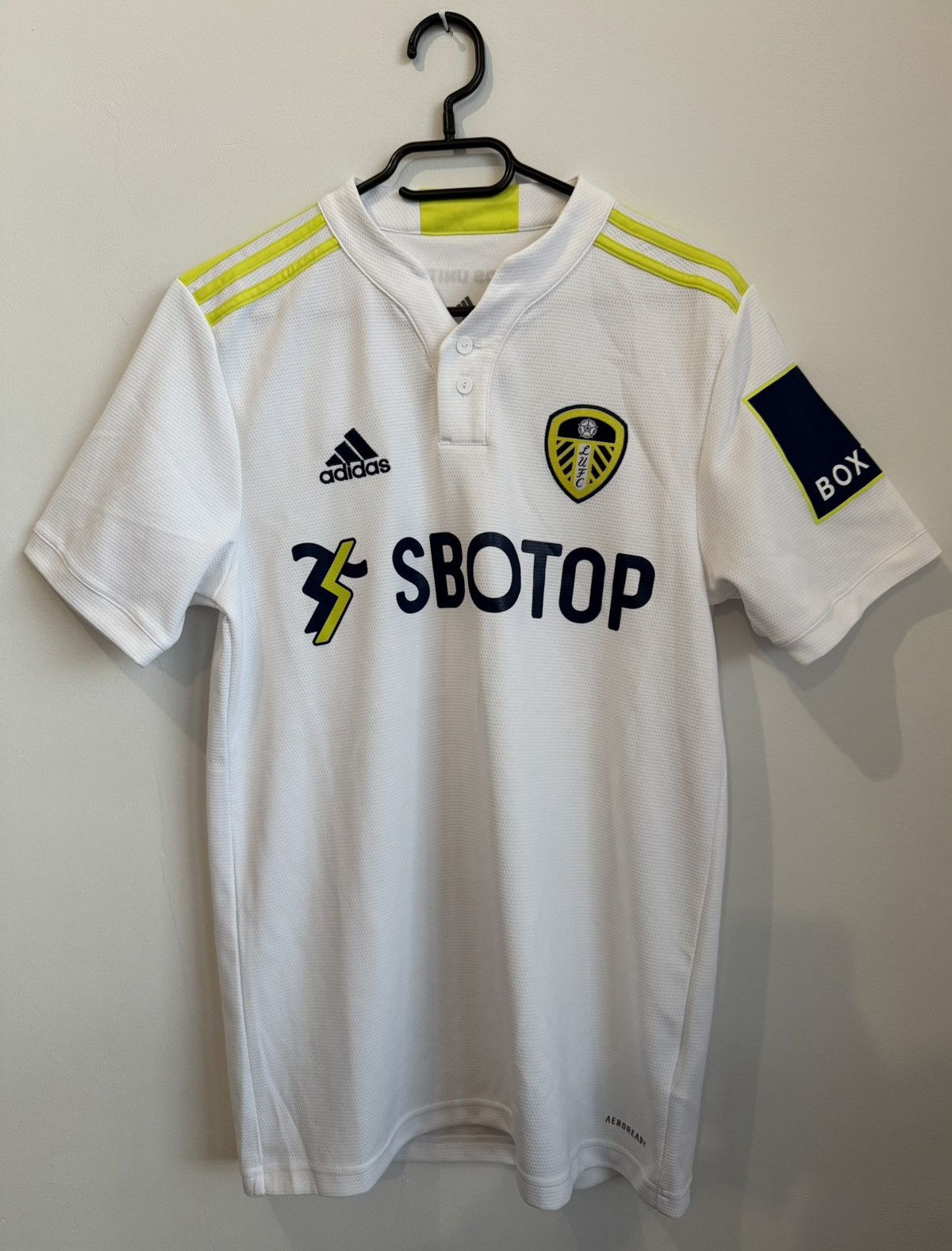 Adidas Leeds United Adidas Home Jersey White 2021/2022 Size US S / EU 44-46 / 1 - 1 Thumbnail