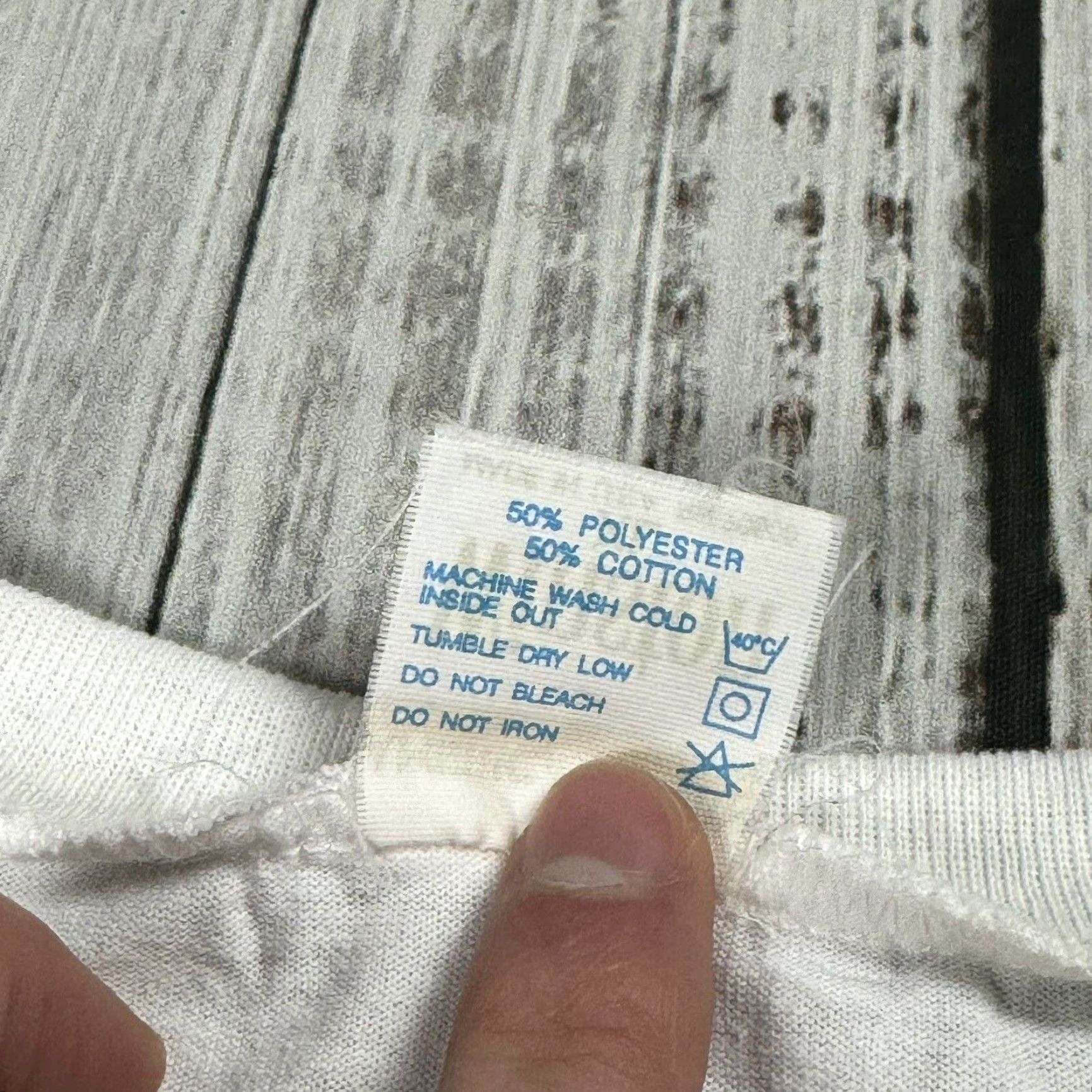 Vintage VINTAGE WINSTON CIGARETTES 90s HENLEY T-SHIRT XL WHITE POCKET USA MADE MENS Size US XL / EU 56 / 4 - 5 Thumbnail