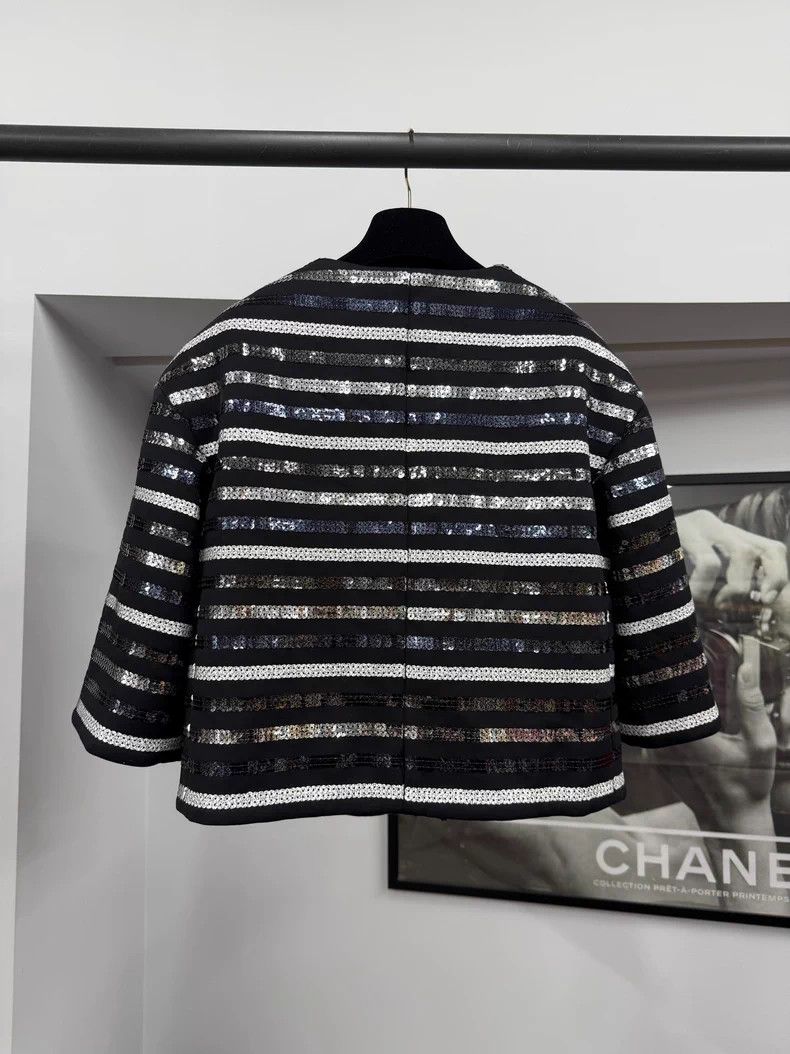 Chanel Chanel Black and white sequin striped short jacket Size XS / US 0-2 / IT 36-38 - 3 Thumbnail