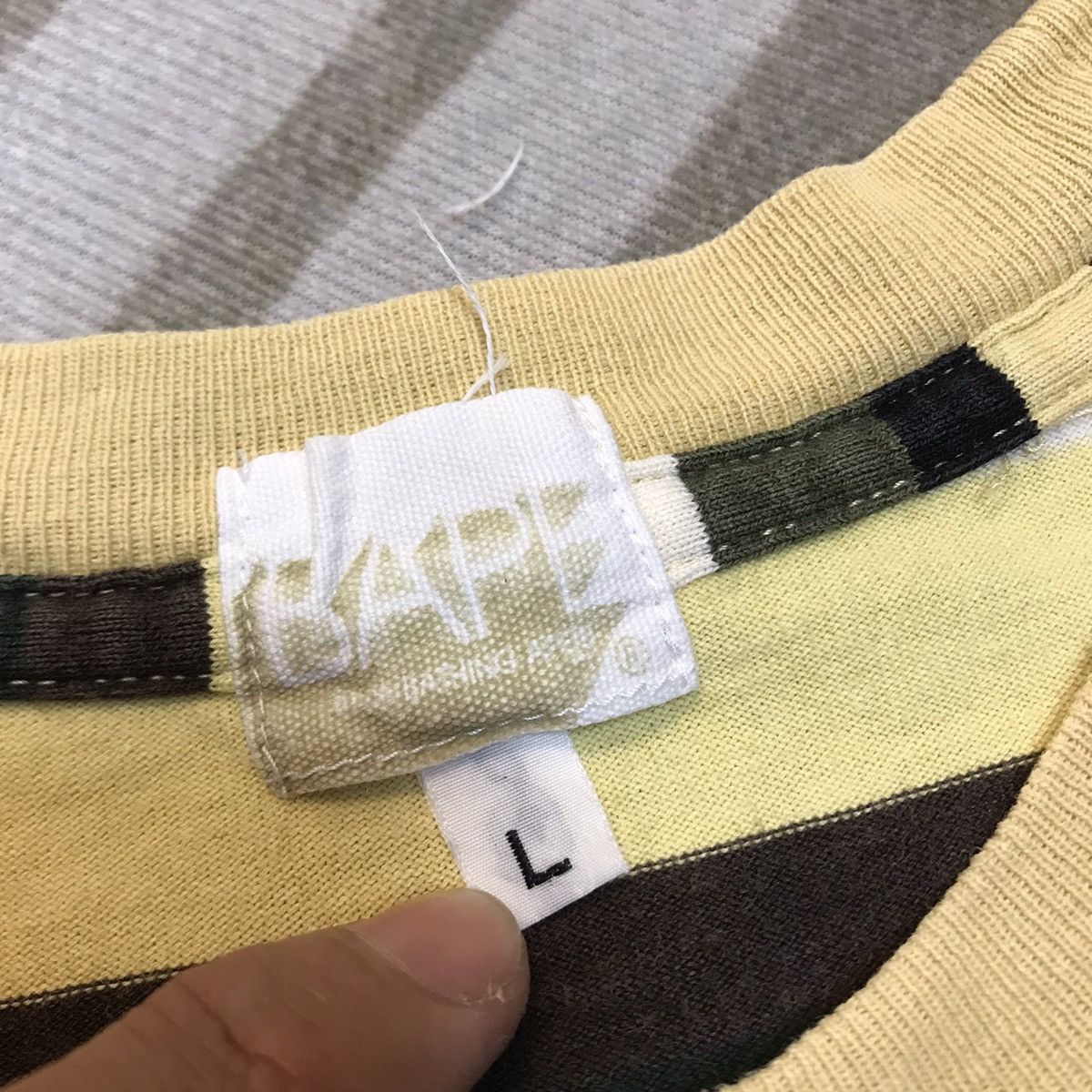 Japanese Brand × Kaws VINTAGE A BATHING APE X KAWS VERY RARE TEE Size US L / EU 52-54 / 3 - 5 Thumbnail