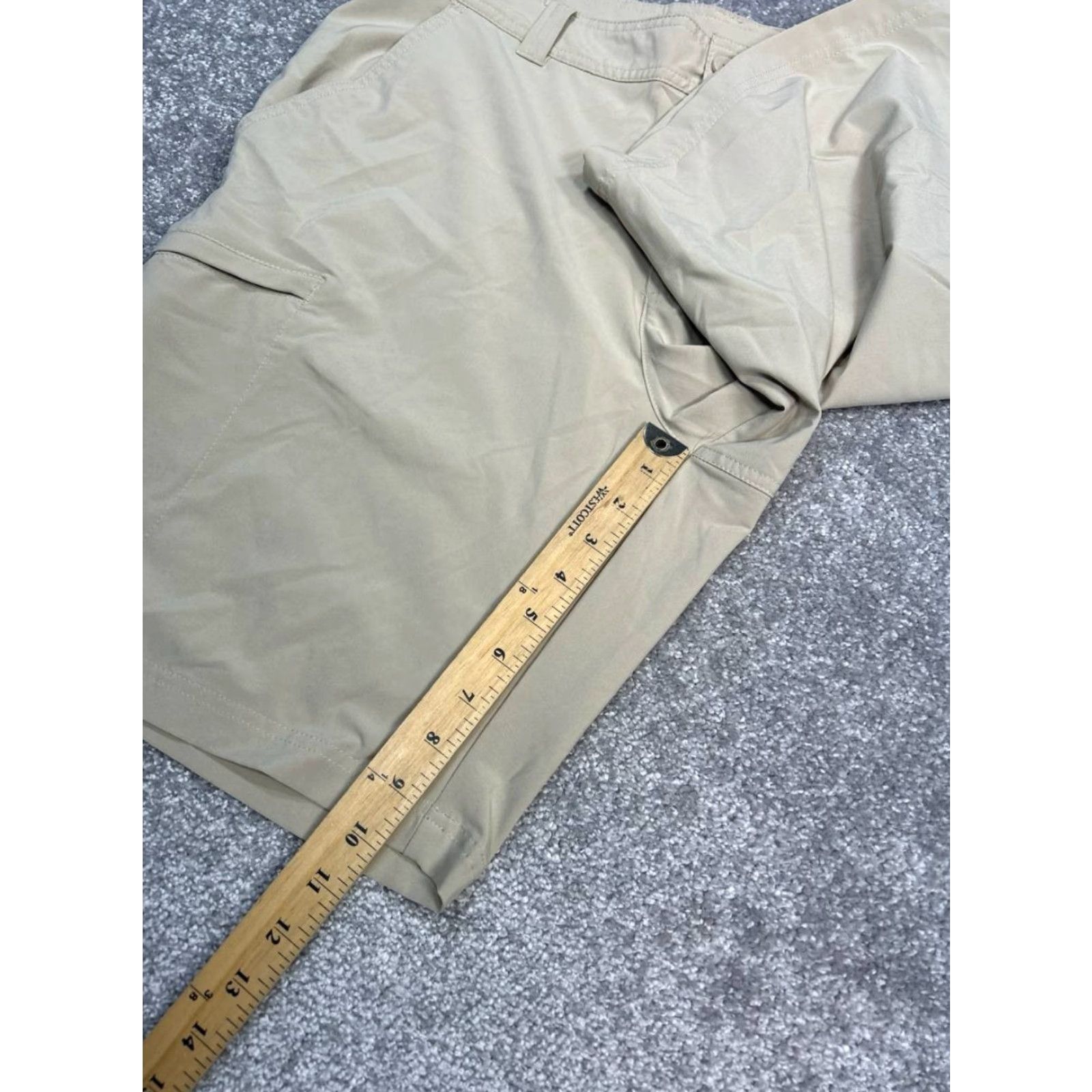 Vintage Columbia Cargo Shorts Men 36 Beige Polyester Elastane Front Flat Front Pockets Regular Size US 36 / EU 52 - 5 Thumbnail