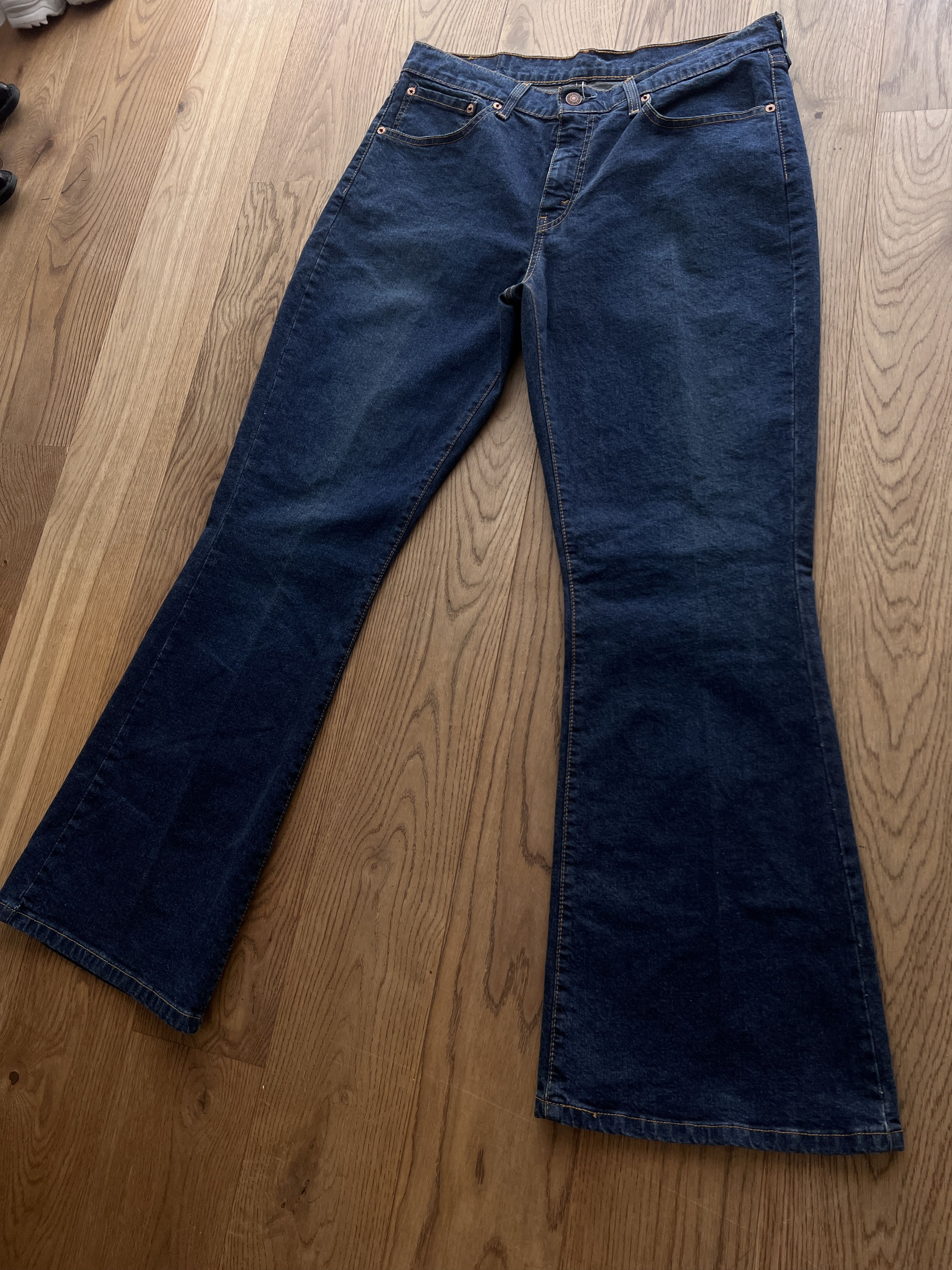 Levi's Vintage Clothing RARE Levis Flared Boot Cut Denim vintage 00s Retro Jeans y2k Size US 34 / EU 50 - 14 Thumbnail