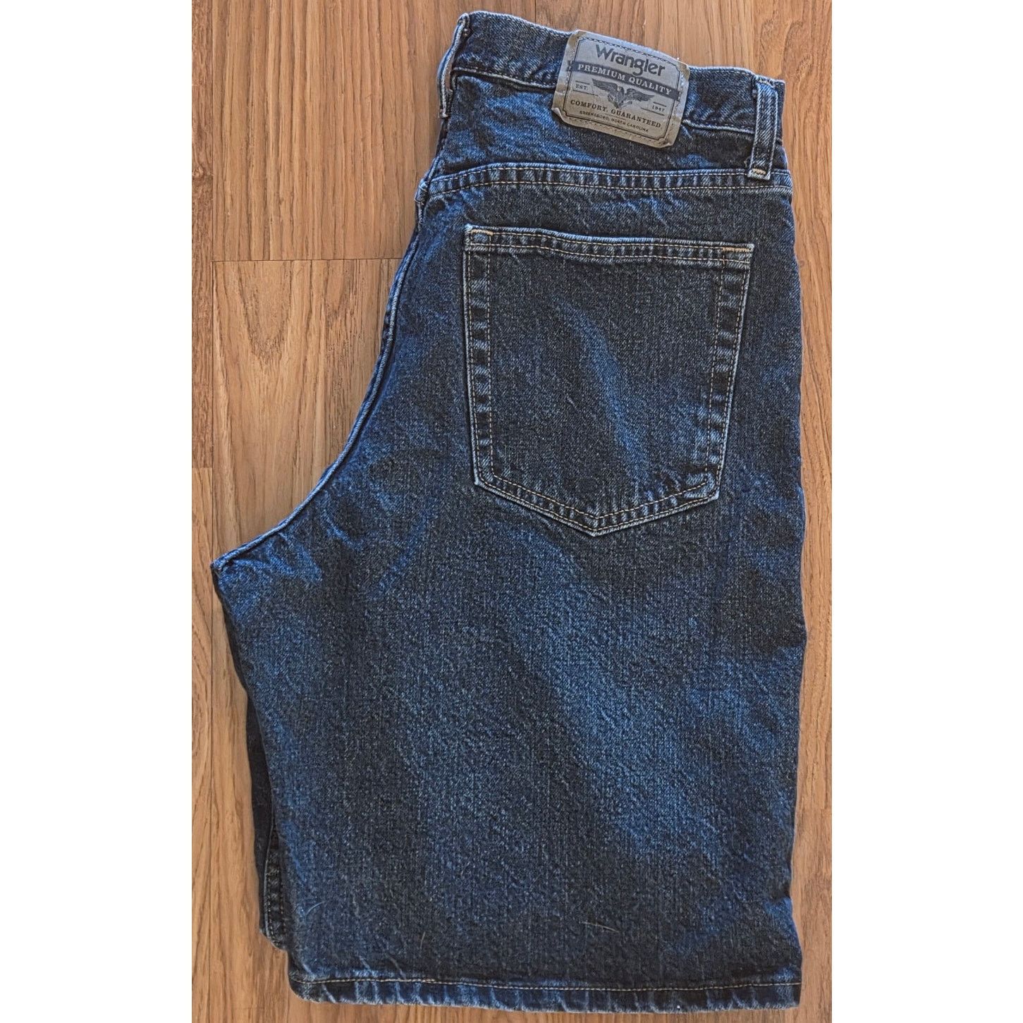 Wrangler Wrangler Men's Relaxed Fit Navy Blue Denim Jeans - Size 32 Size US 32 / EU 48 - 2 Thumbnail