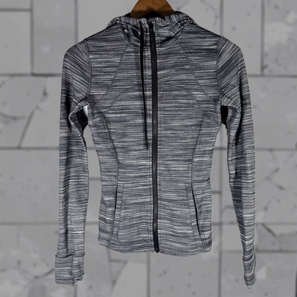 Lululemon Lululemon Full Zip Gray Athletic Jacket Womens Size 4 Size S / US 4 / IT 40 - 1 Thumbnail
