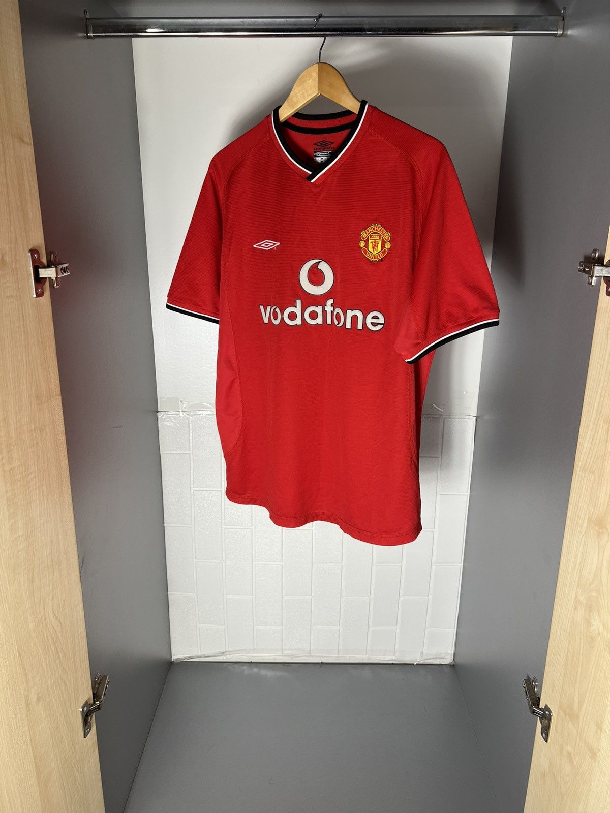 Umbro VINTAGE UMBRO FC MANCHESTER UNITED ENGLAND SOCCER JERSEY 90s Size US L / EU 52-54 / 3 - 6 Thumbnail