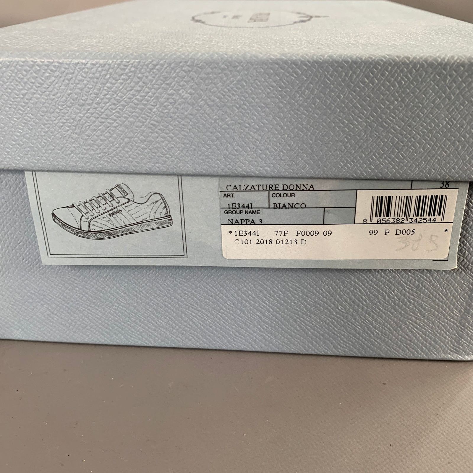 PRADA Size 8 White Leather Quilted Low Top Sneakers