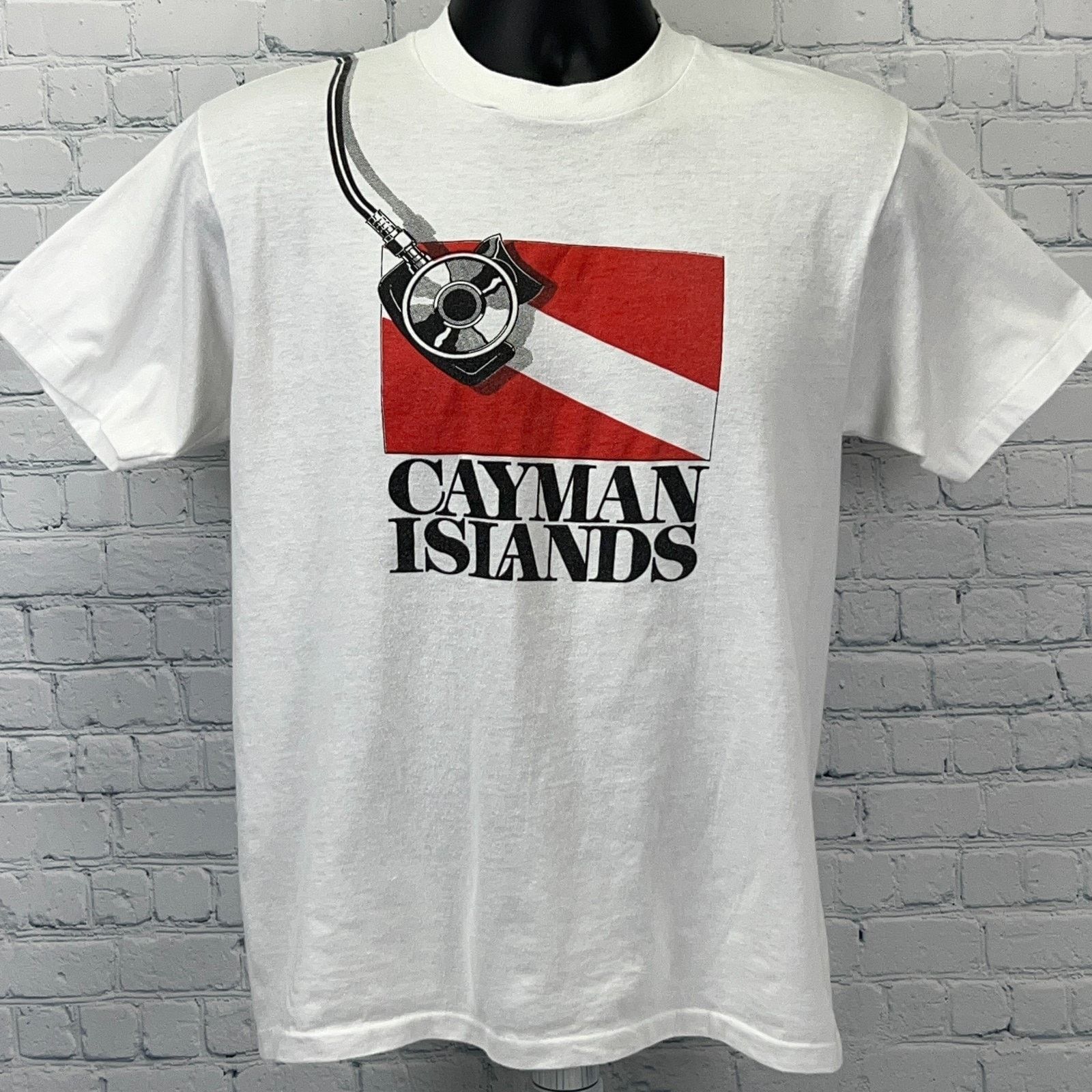 Hanes Vintage 80s SCUBA Diving Cayman Islands T Shirt White M Size US M / EU 48-50 / 2 - 2 Thumbnail