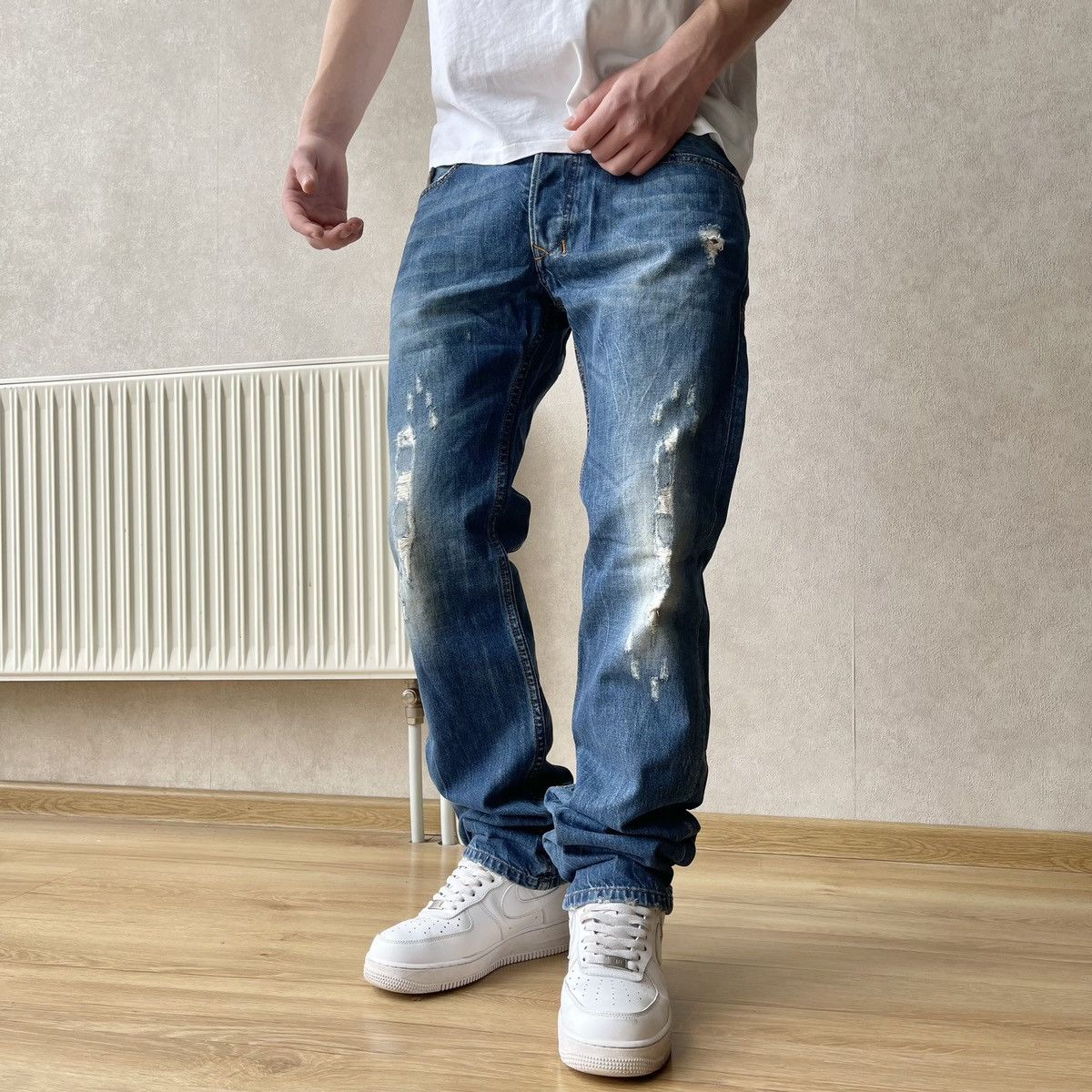Diesel 90s Diesel Distressed Denim Jeans Y2K Grunge Straight Fit Size US 34 / EU 50 - 1 Thumbnail