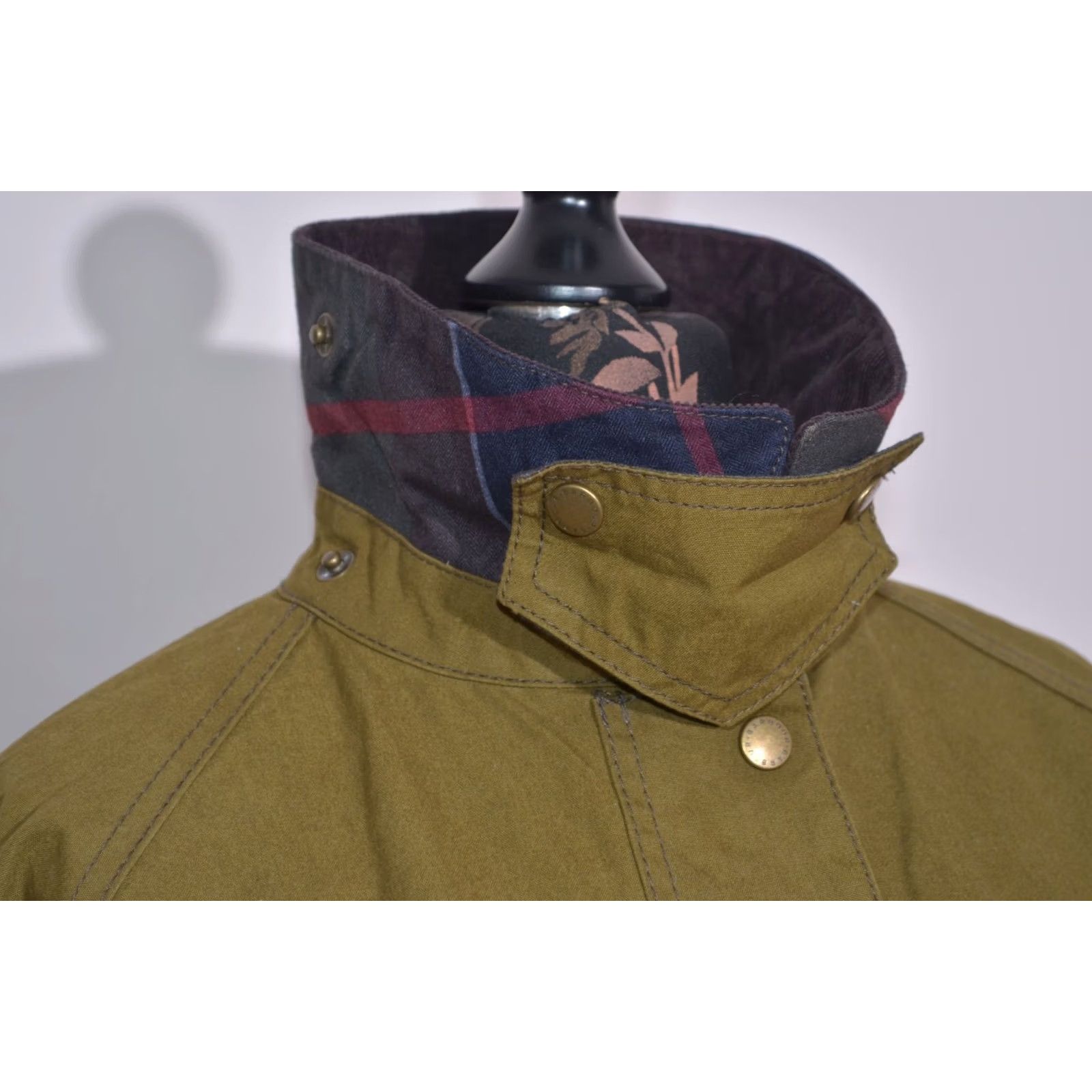Barbour Barbour Acorn Waxed Jacket Olive Green Tartan Lined Women’s UK18 US14 Jacket Barbour Acorn Waxed Cotton Olive Green Womens UK18 US14 Size XXL / US 16-18 / IT 52-54 - 4 Thumbnail
