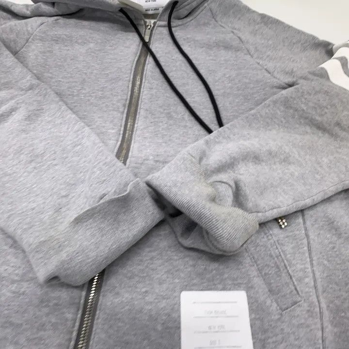 Thom Browne Thom Browne Classic Zip-Up Hoodie in Gray -2507 Size US M / EU 48-50 / 2 - 9 Thumbnail