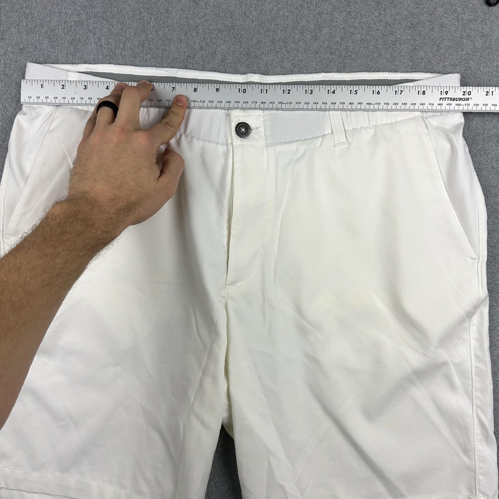 Under Armour Under Armour Shorts Mens 40 White HeatGear Golf Athletic Nylon Stretch Casual Size US 40 / EU 56 - 4 Thumbnail