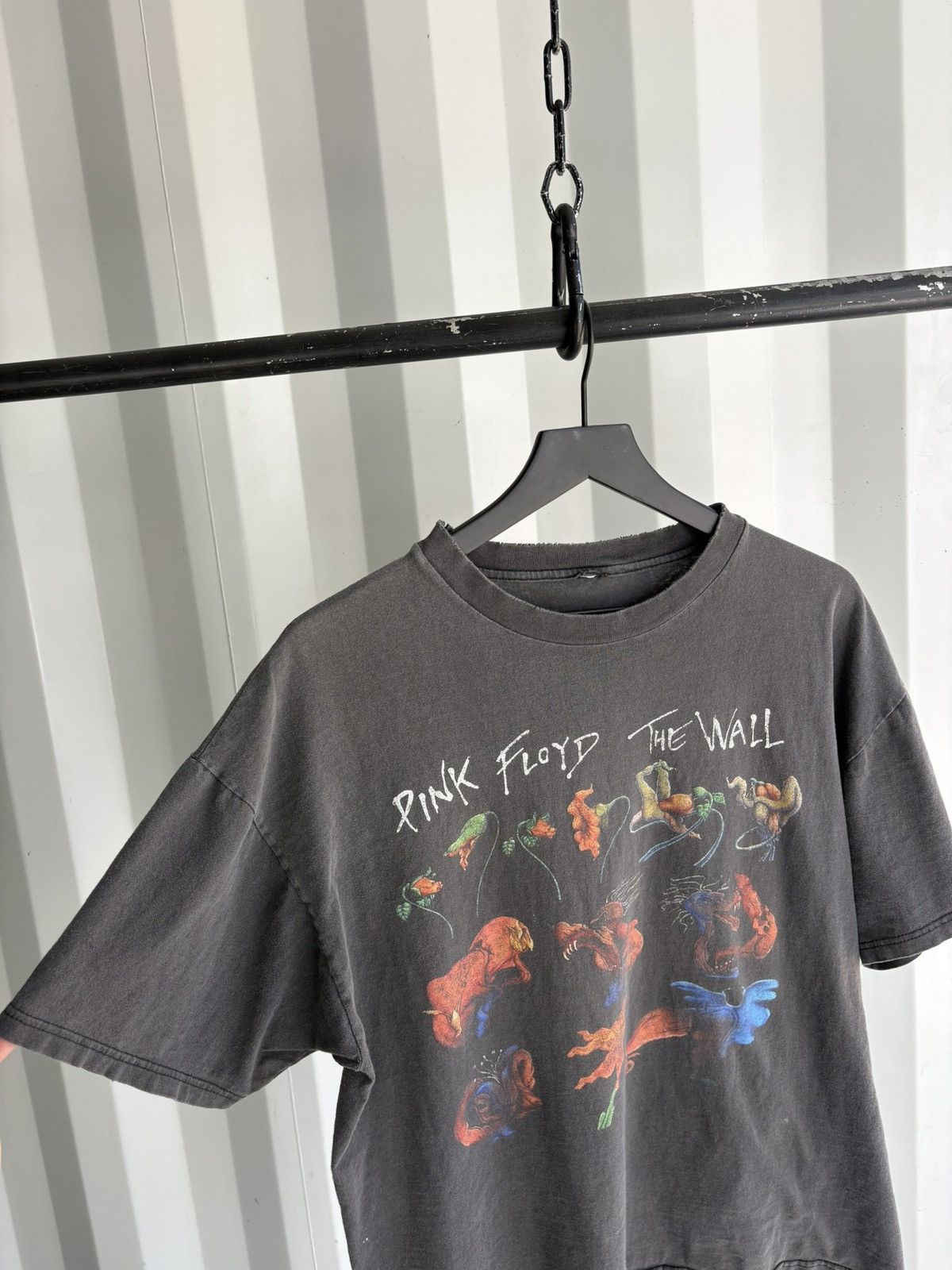 Band Tees Vintage Pink Floyd Shirt Thrashed Faded Grunge Band Size US XL / EU 56 / 4 - 4 Thumbnail