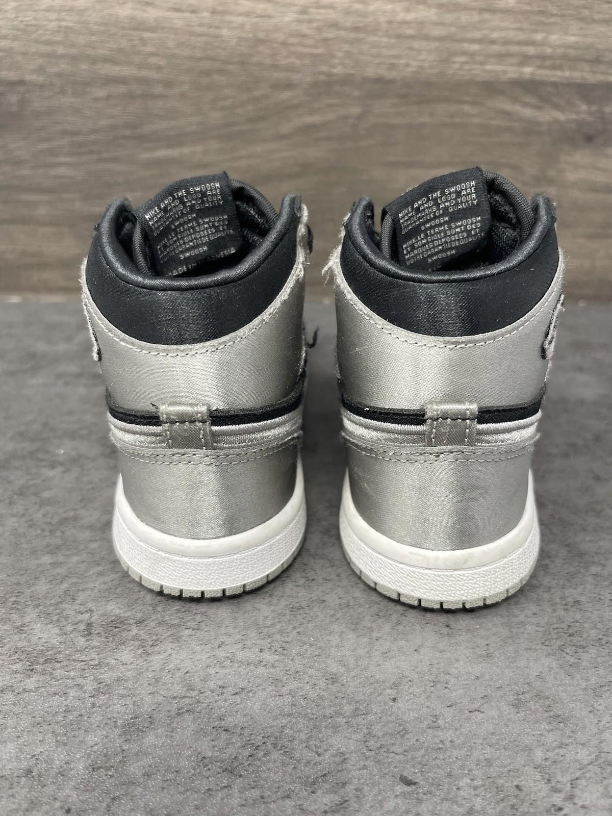 Jordan Brand Air Jordan 1 Satin Shadow PS Kids Size 10C Silver Black Size US 5 / EU 37 - 4 Thumbnail