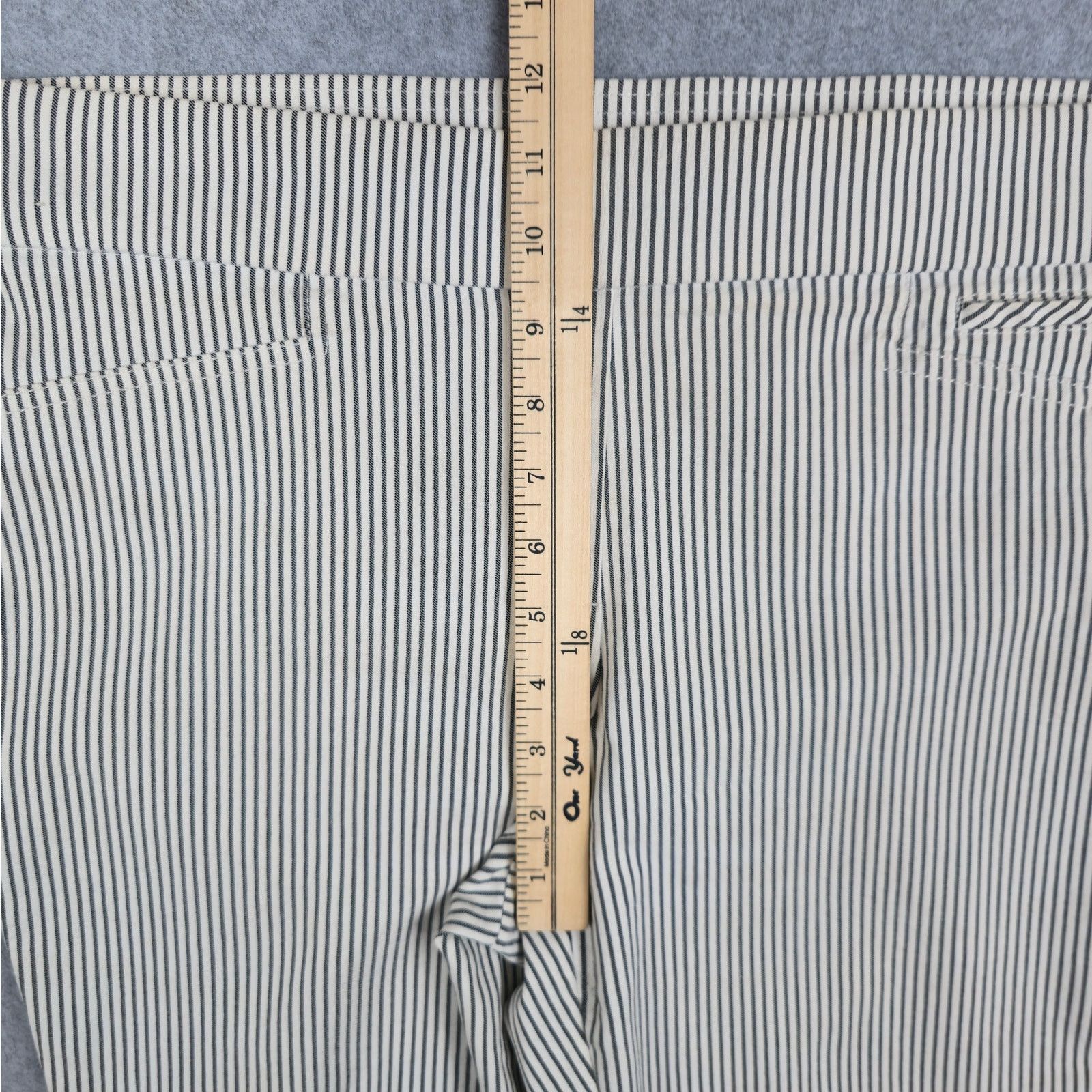 Anne Klein Anne Klein 12 Beige Charcoal Stripe Slim Pull On Crop Pants Size 34" / US 12 / IT 48 - 14 Thumbnail