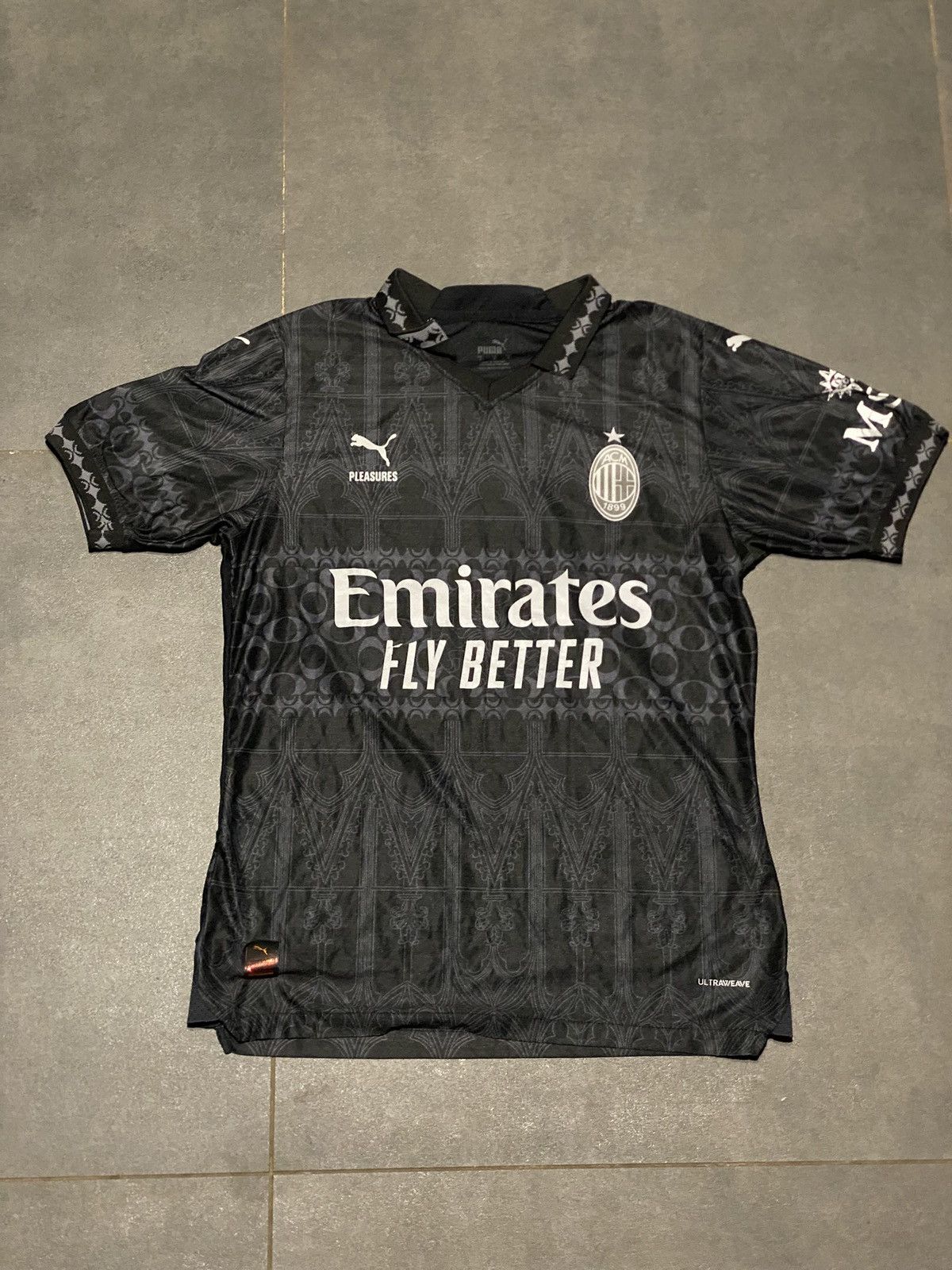 Pleasures × Puma Jersey Puma x Pleasures Milan Size US M / EU 48-50 / 2 - 2 Thumbnail