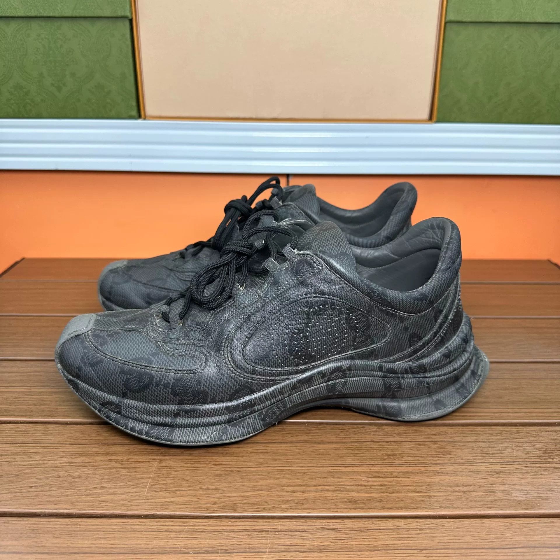 Gucci Gucci Casual Black Lowtop Sneakers 6 Men Size US 6 / EU 39 - 1 Thumbnail