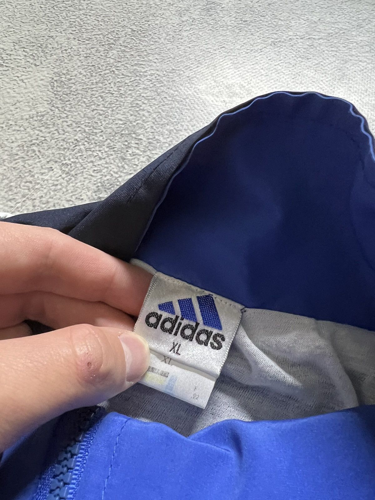 Vintage Vintage Y2k Adidas 💙🖤 Nylon Spellout Logo Jacket 90’s Size US XL / EU 56 / 4 - 8 Thumbnail