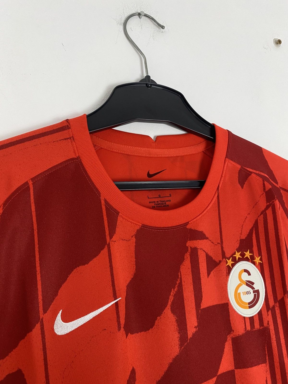 Nike Nike x Galatasaray Pre-match football Jersey L rare y2k Size US L / EU 52-54 / 3 - 3 Thumbnail