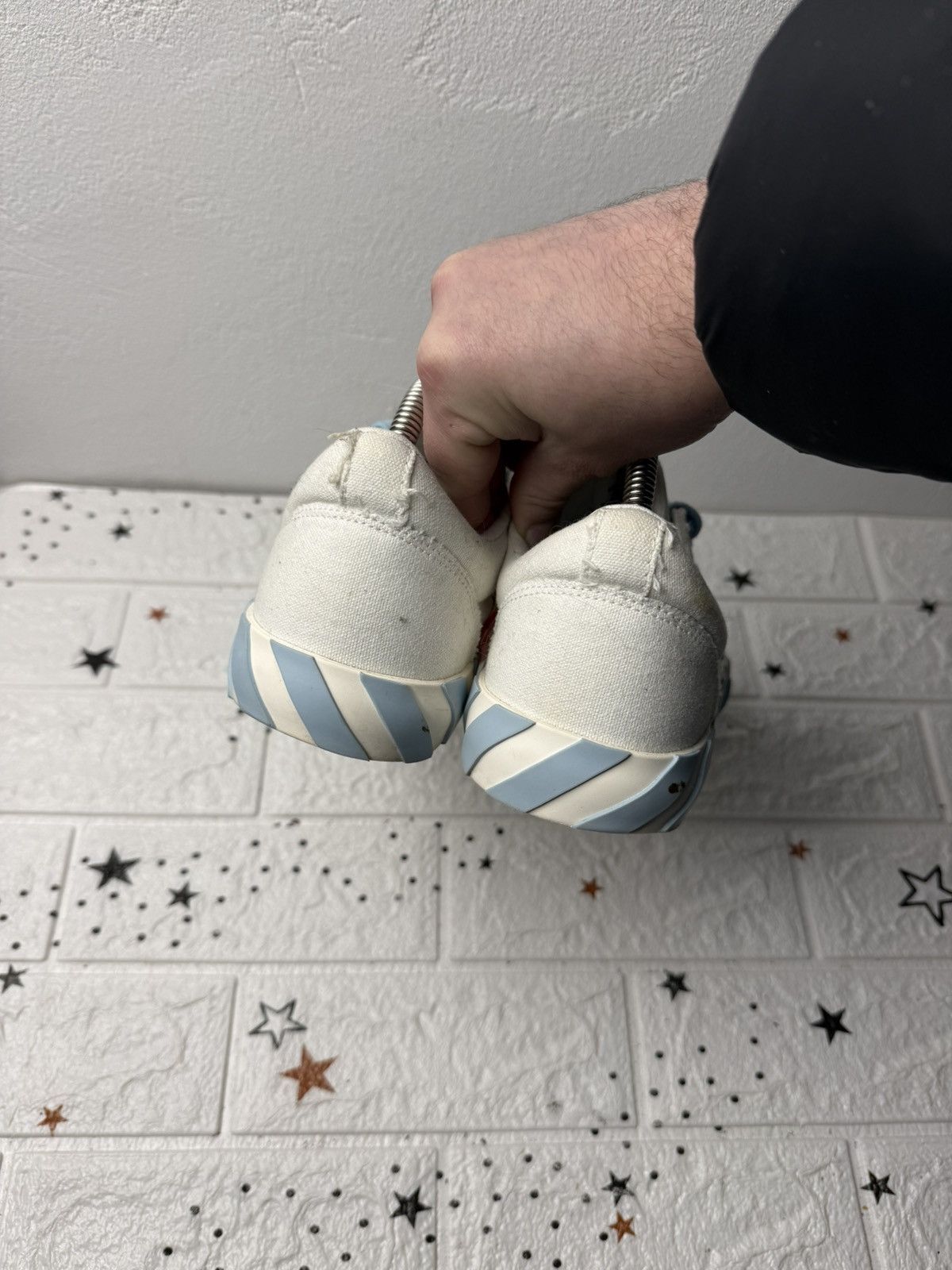 Off-White Off-White Low Vulcanized Canvas White/Blue US7 UK6.5 EUR41 Size US 7 / EU 40 - 7 Thumbnail
