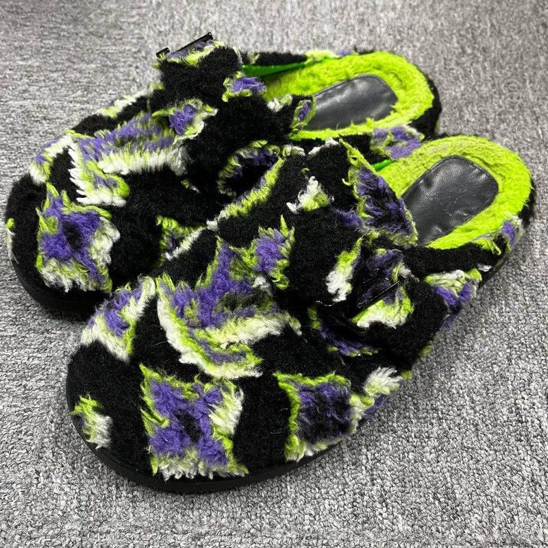 Louis Vuitton Louis Vuitton Easy Comfortable Rubber Slippers for Men 0079 Size US 8 / EU 41 - 1 Thumbnail