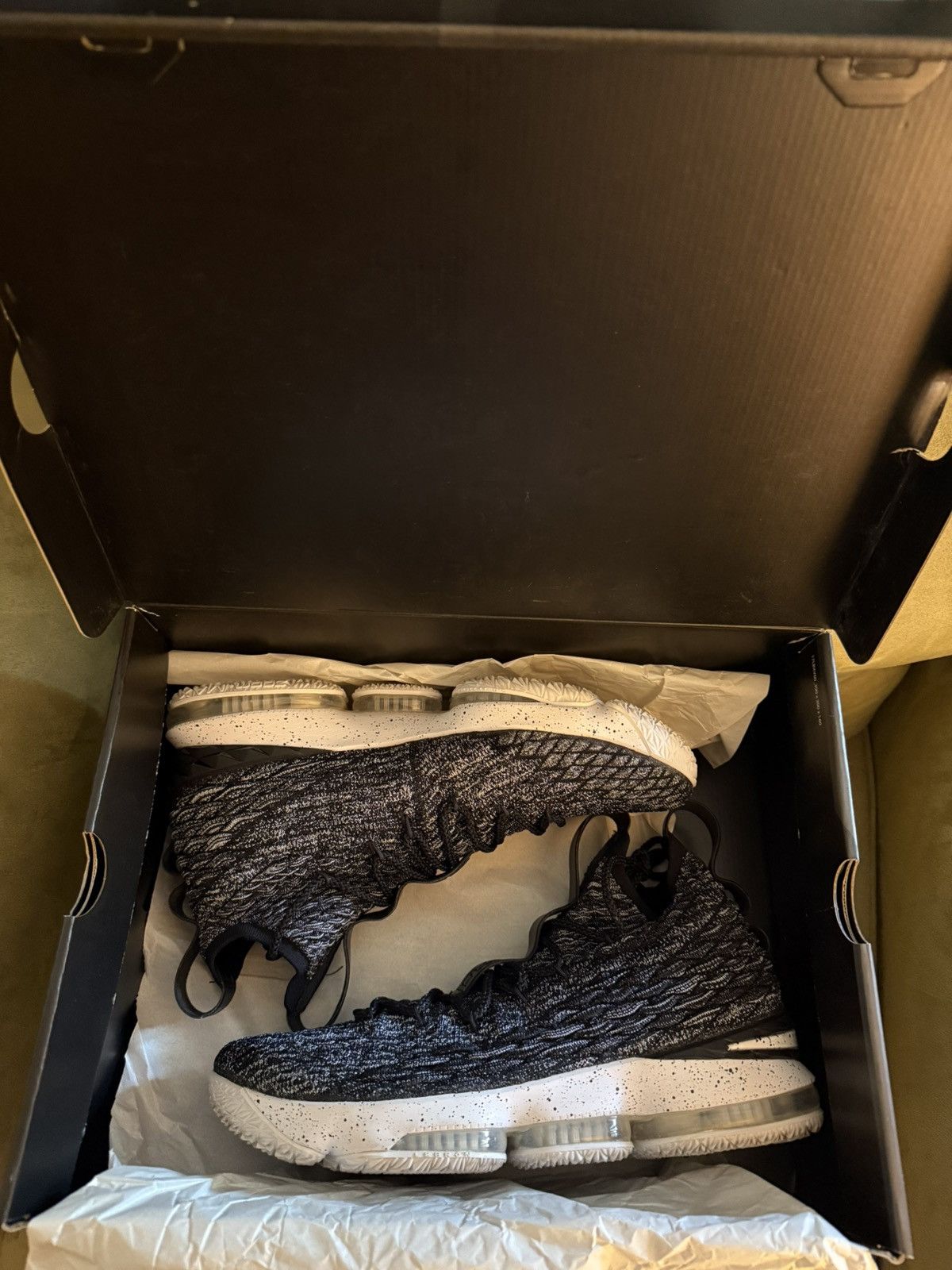 Nike Nike LeBron XV “Ashes” LeBron James 15, OG Box, VNDS, size13 Size US 13 / EU 46 - 8 Thumbnail