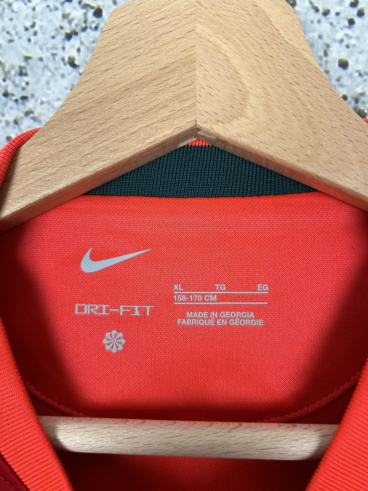 Nike Liverpool FC Nike Soccer Jersey Football Youth Rare Sport Size US S / EU 44-46 / 1 - 9 Thumbnail