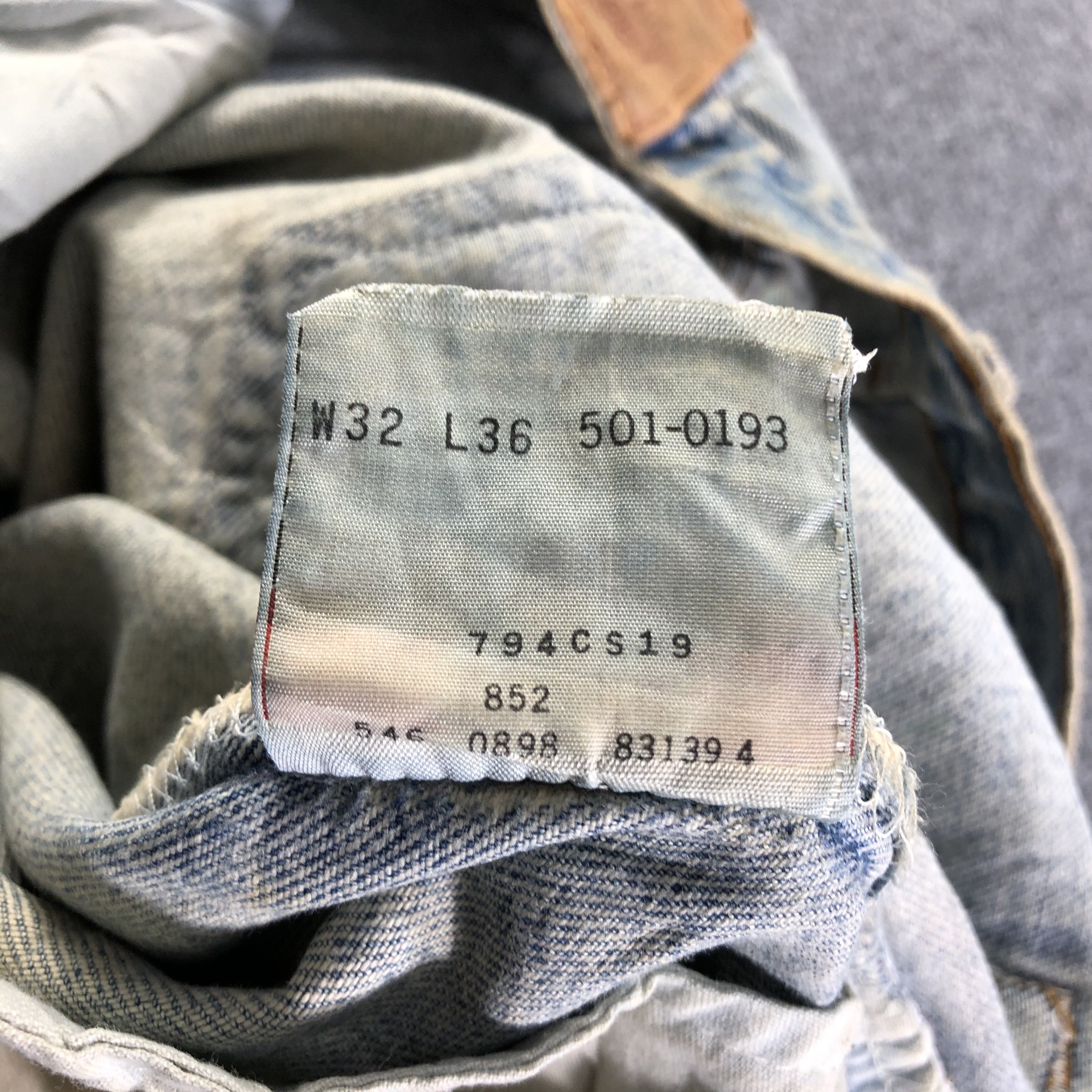 Levi's Vintage 90s Light Wash Levis 501 Jeans-J4036 Size US 32 / EU 48 - 12 Thumbnail