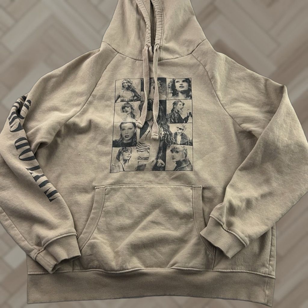 Vintage Taylor Swift Eras Tour Official Merch Hoodie Men's XL Brown Shirt Mens XL Brown Taylor Swift Eras Tour Official Merch Pullover Hoodie Sweatshirt Size US XL / EU 56 / 4 - 1 Thumbnail