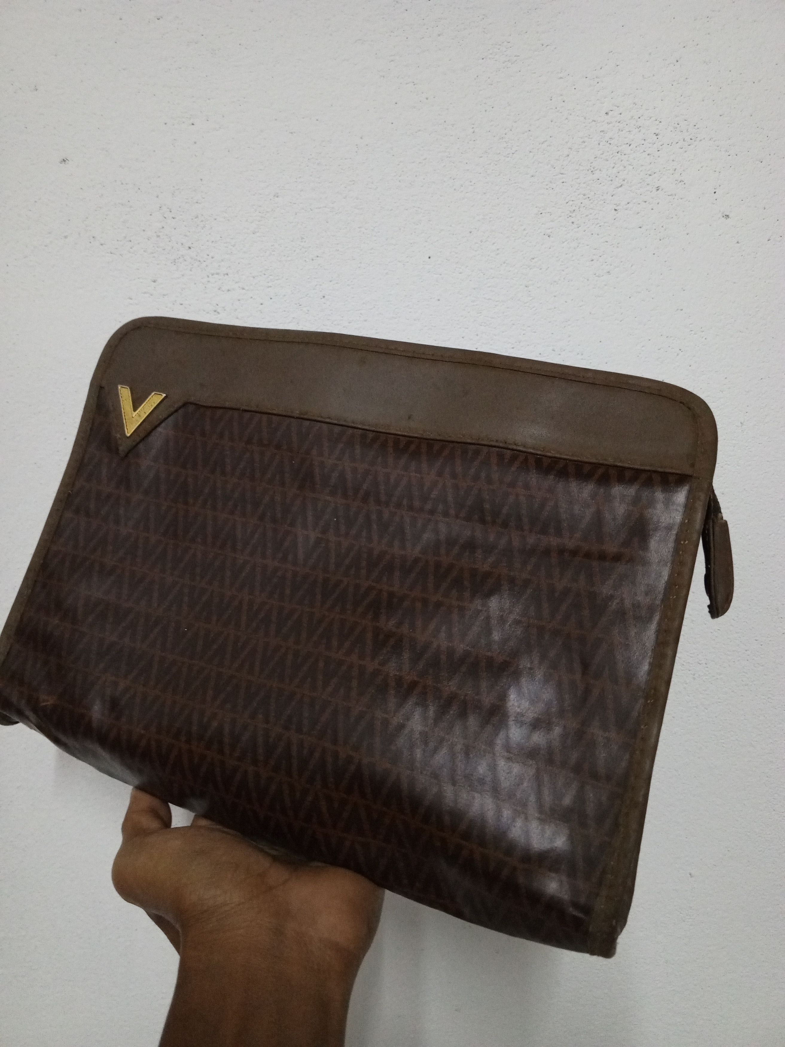Mario Valentino Vtg MARIO VALENTINO Brown Coated Canvas Medium Clutch Bag Size ONE SIZE - 1 Thumbnail