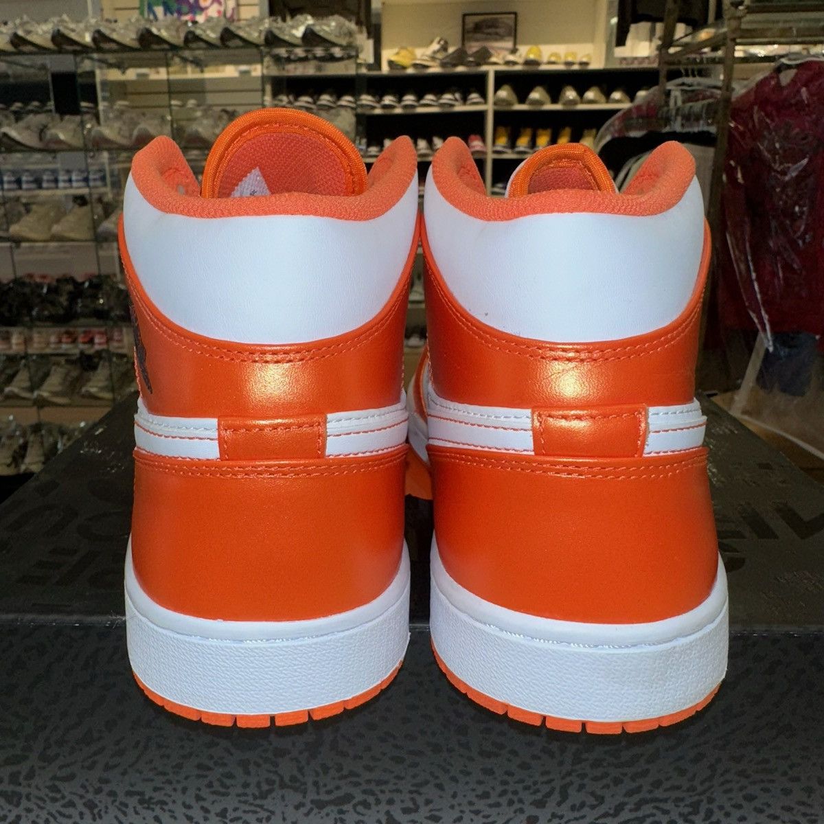Jordan Brand × Nike Size 12 - Air Jordan 1 SE Mid Electro Orange DM3531-800 Size US 12 / EU 45 - 3 Thumbnail
