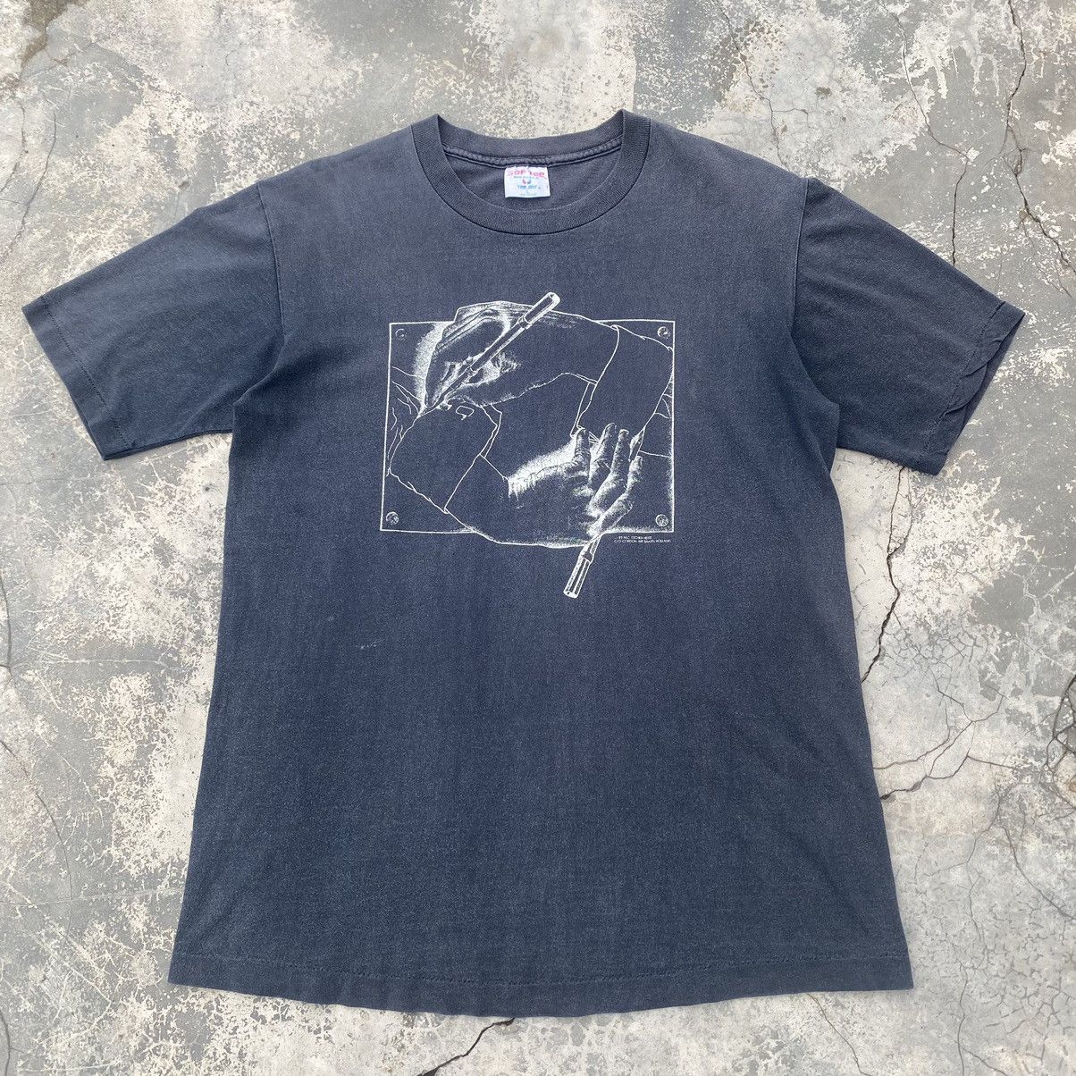 Vintage 1989 MC ESHER “Drawing Hands” tee Size US L / EU 52-54 / 3 - 1 Thumbnail