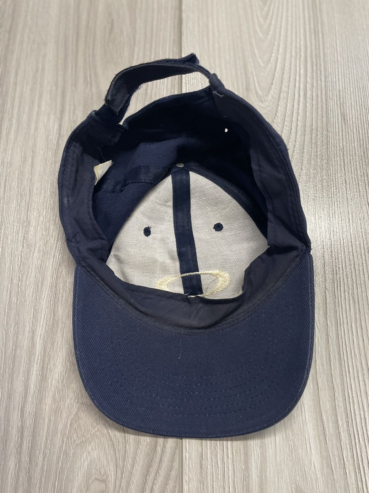 Oakley × Vintage Vintage Oakley matter distressed Hat Cap y2k Size ONE SIZE - 5 Thumbnail