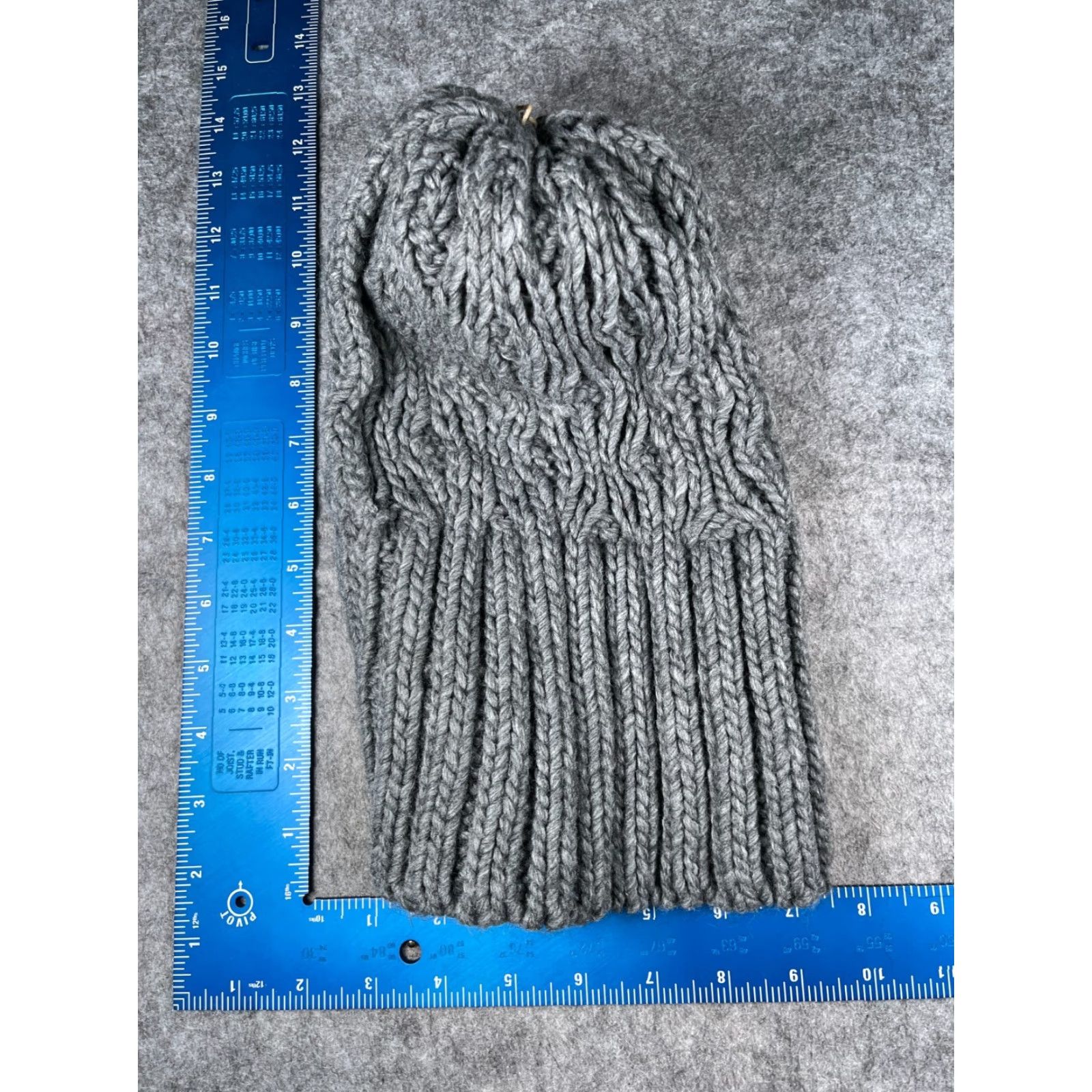 Vintage Beanie Toque Women One Size Gray Cable Knit 100% Acrylic Ski Pom Outdoors Size ONE SIZE - 6 Thumbnail