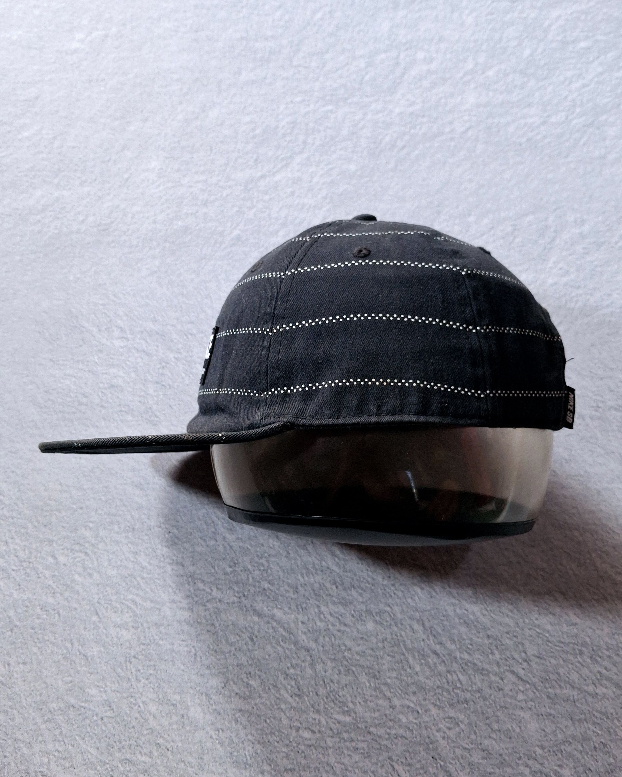 Nike SB NIKE SB SKATEBOARD HERITAGE86 BW STRIPED STRAPBACK CAP 2017 Size ONE SIZE - 2 Thumbnail