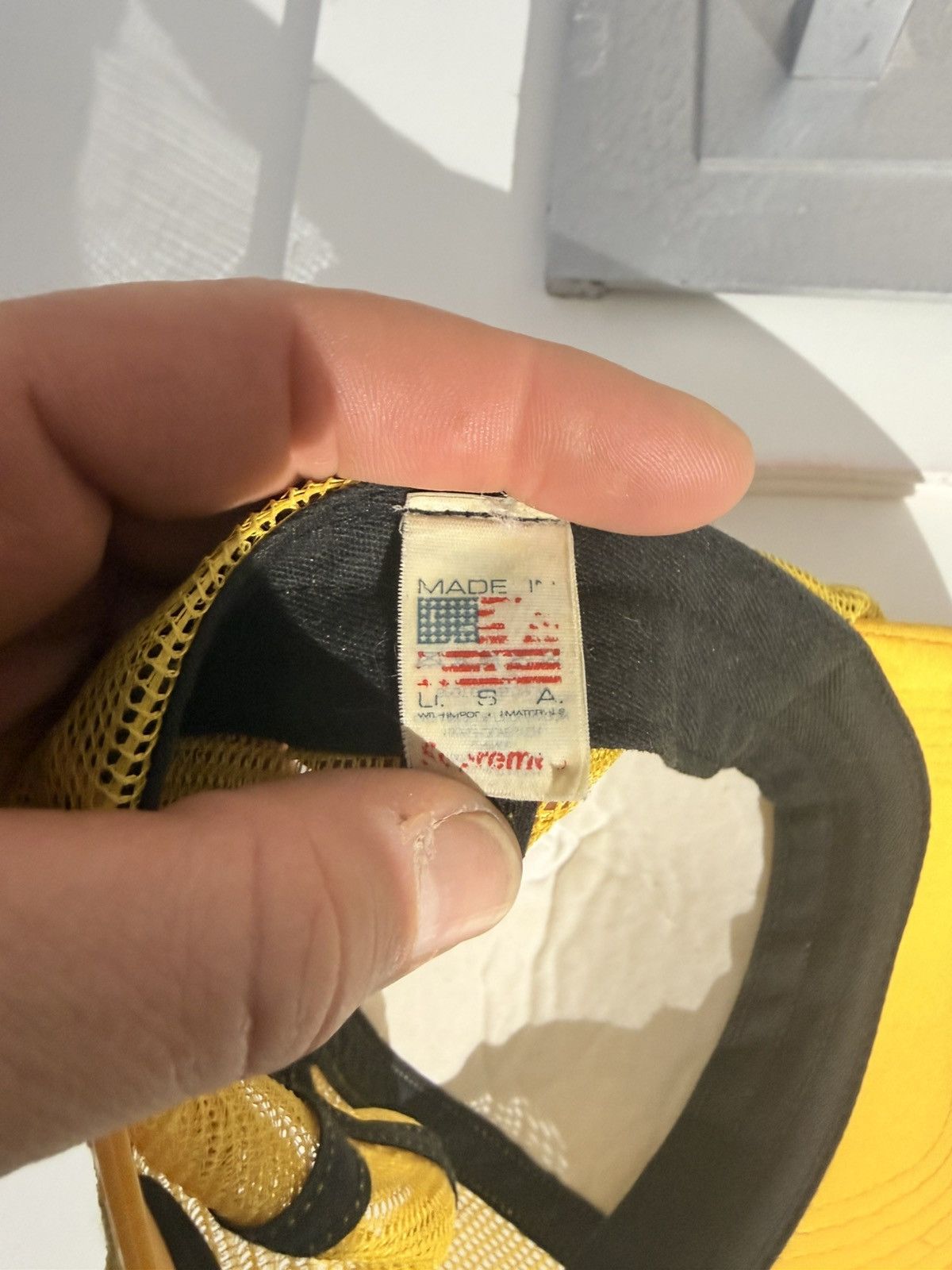 Supreme Supreme gradient logo mesh trucker snapback yellow white Size ONE SIZE - 4 Thumbnail