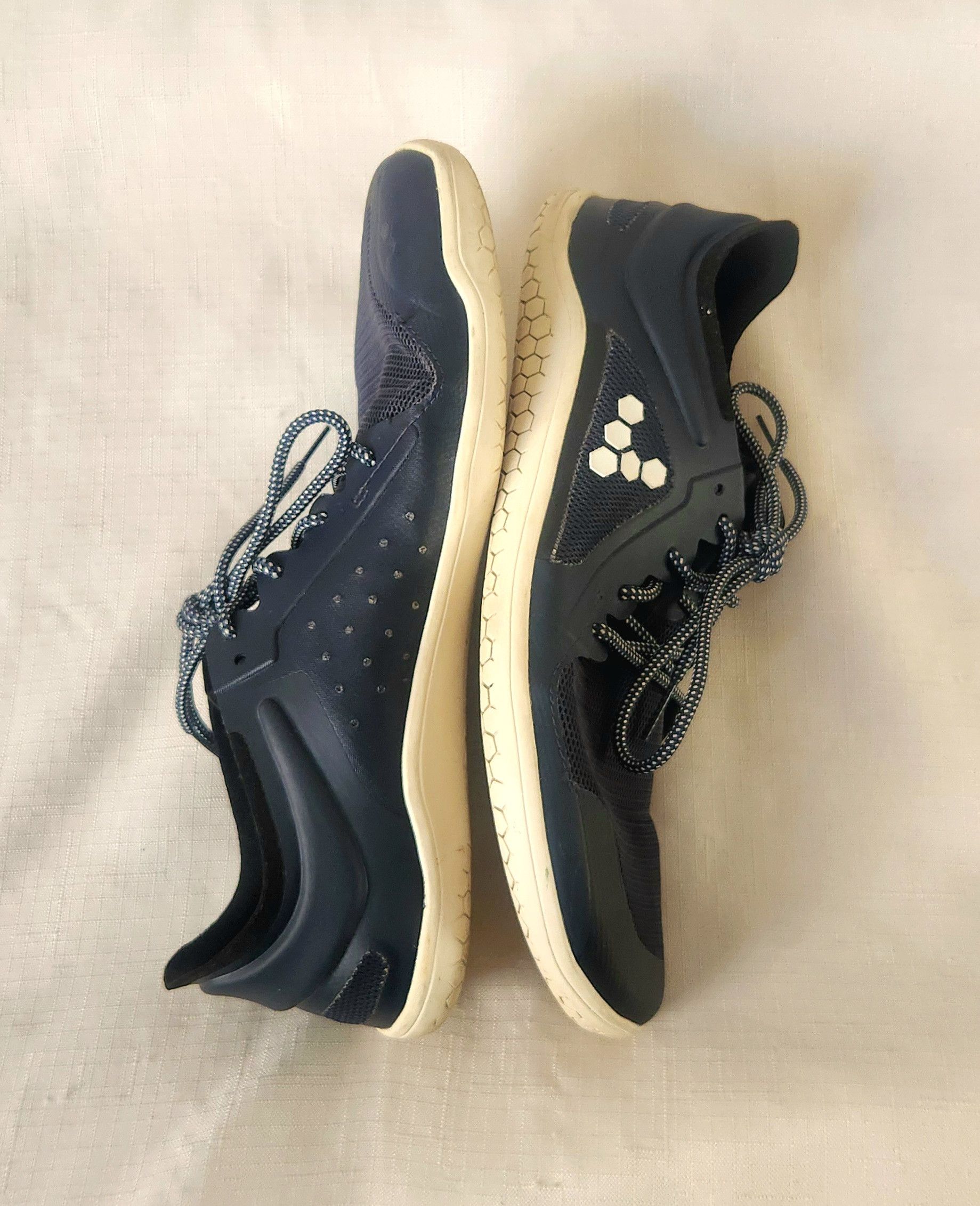 Vivobarefoot Vivobarefoot Primus Lite III Navy Blue and white SZ 40 US 7 Size US 7 / EU 40 - 5 Thumbnail