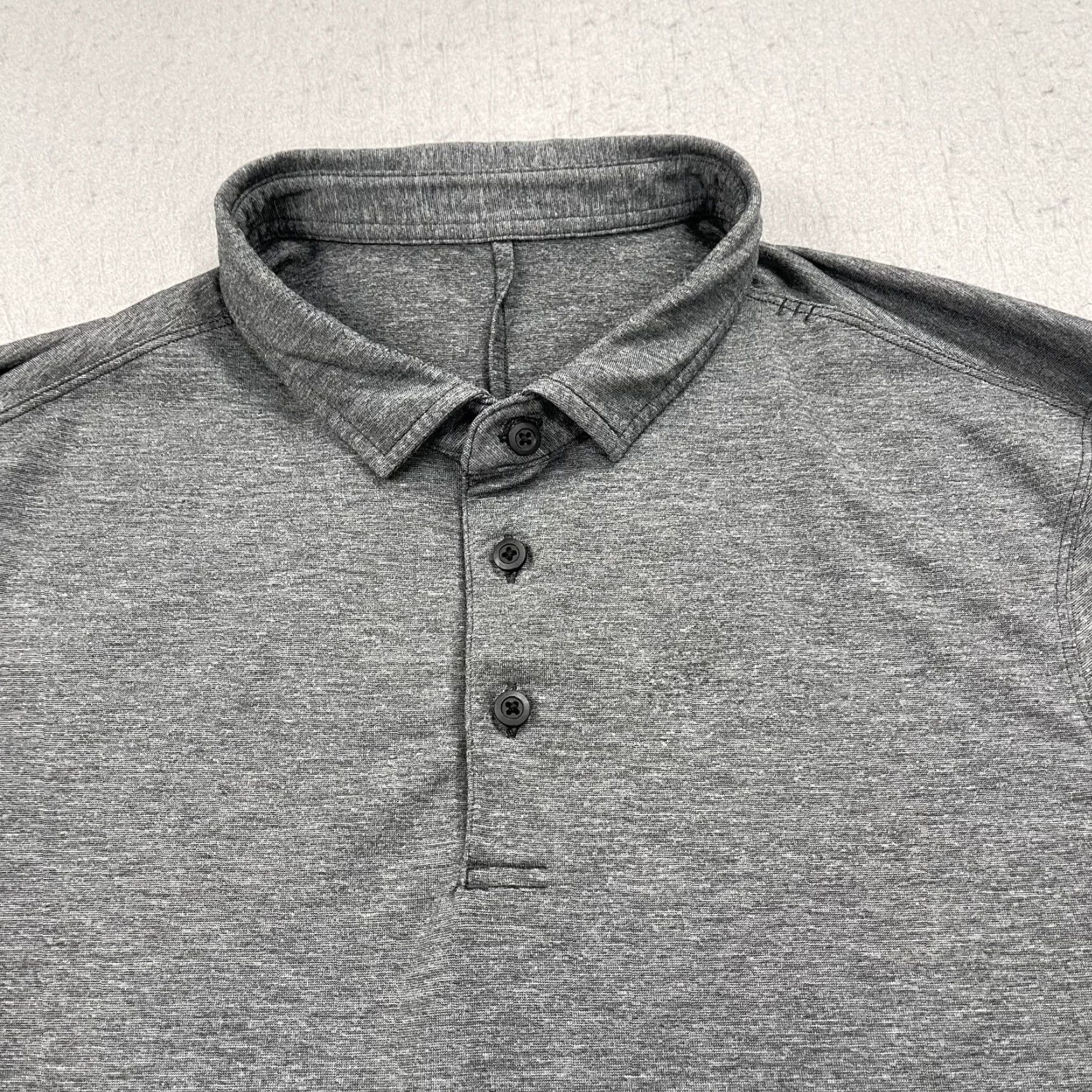 Lululemon Lululemon Polo Shirt Mens Large Gray Performance Evolution Short Sleeve Golf Shirt Size US L / EU 52-54 / 3 - 2 Thumbnail