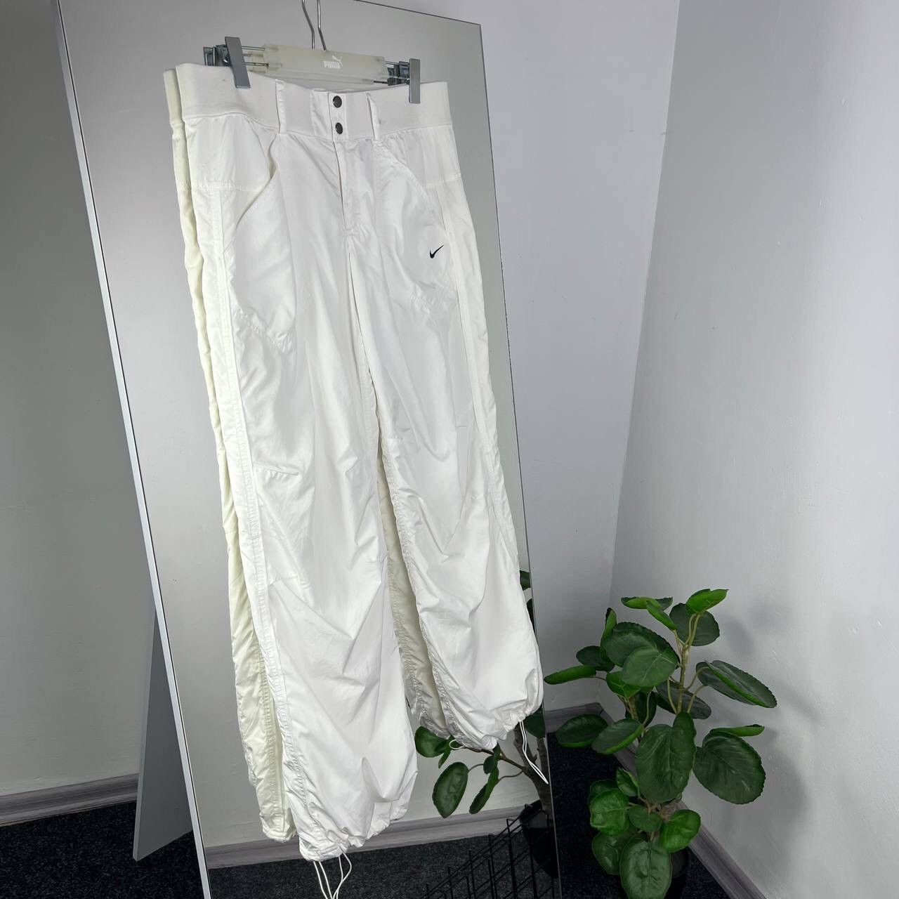 Vintage Y2K Mini Swoosh Nike Sweatpants Baggy Parachute Size US 34 / EU 50 - 1 Thumbnail