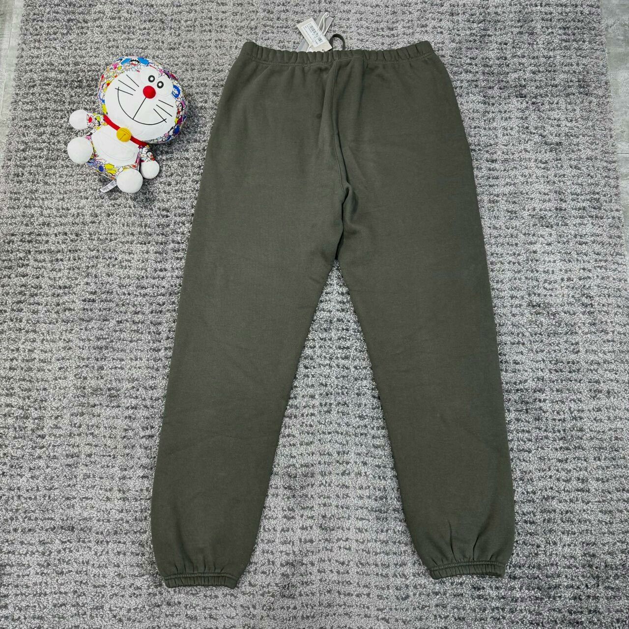 Fear of God fog essentials gray black logo sweatpants Size US 32 / EU 48 - 7 Thumbnail