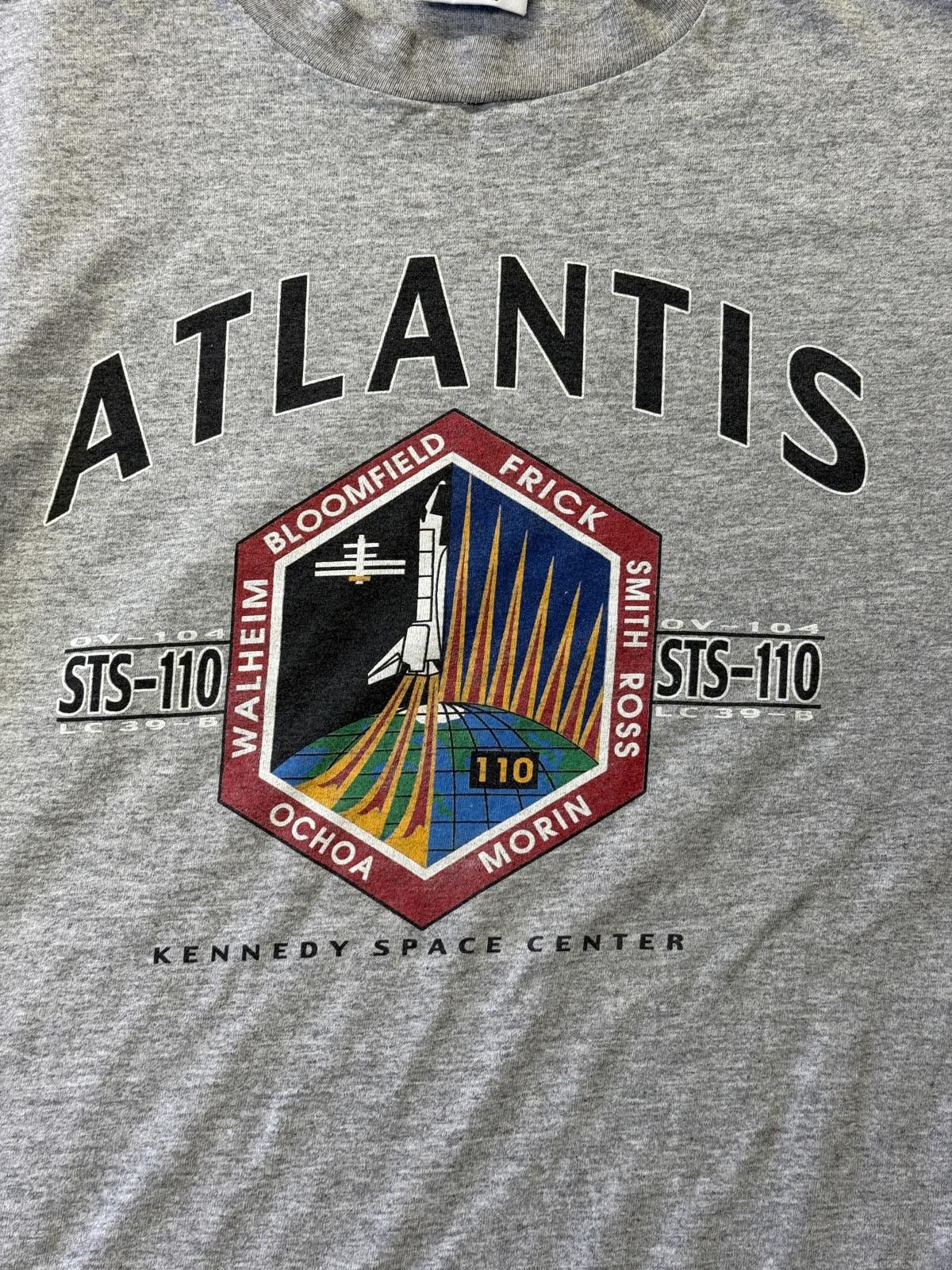 Designer VTG Atlantis Space Shuttle Launch 2002 Tee Kennedy Space XL Size US XL / EU 56 / 4 - 3 Thumbnail
