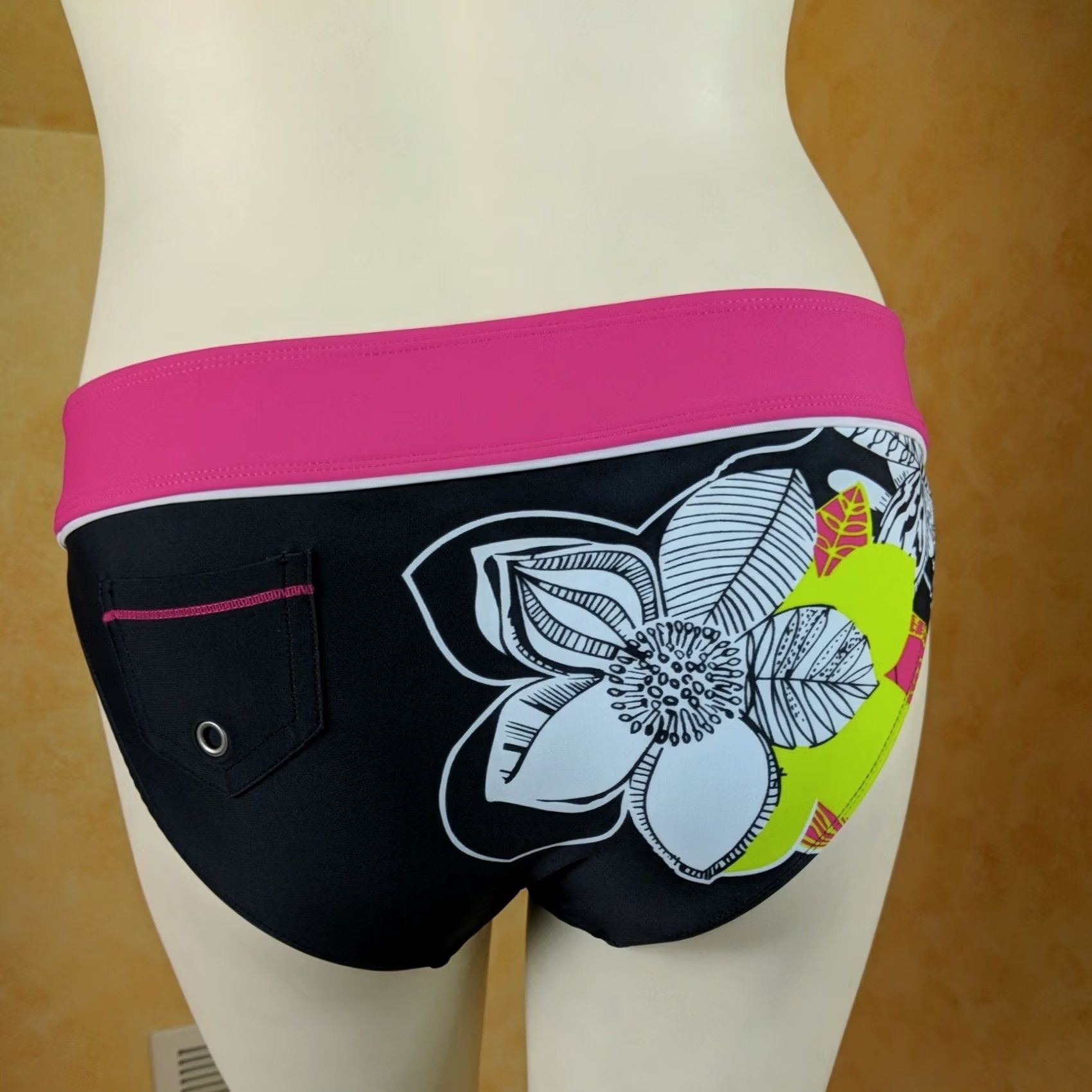 Athleta Athleta Bottom Swim Bottom Floral Gray Pink S Womens Low Rise Bikini Beach Back Pocket 2020s Women Size 28" / US 6 / IT 42 - 4 Thumbnail