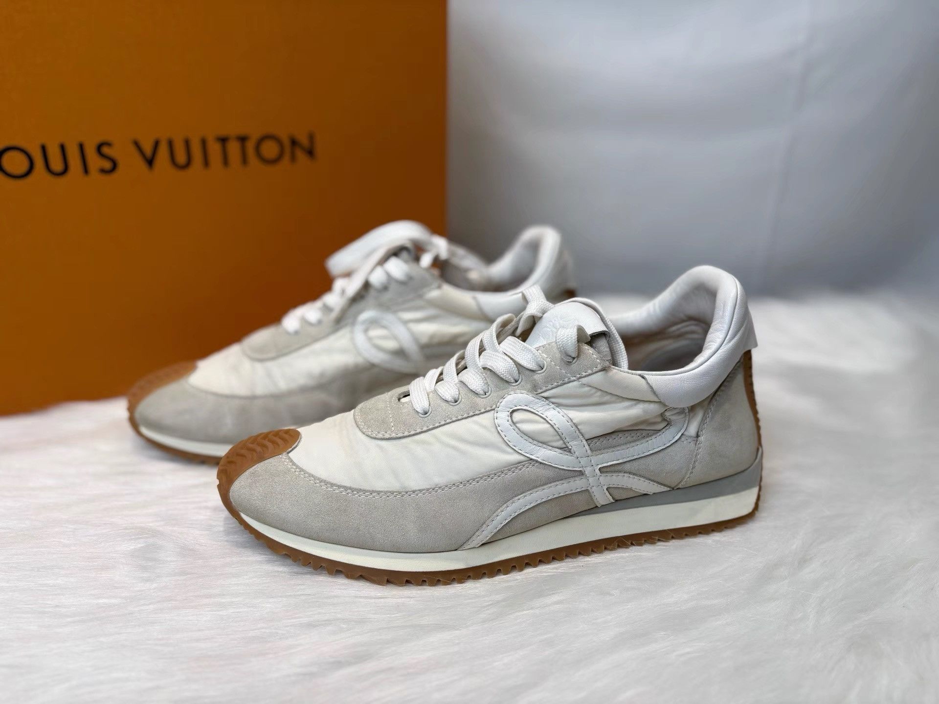 Loewe Loewe Flow Runner Sneakers White/Grey K36 Size US 8 / EU 41 - 1 Thumbnail