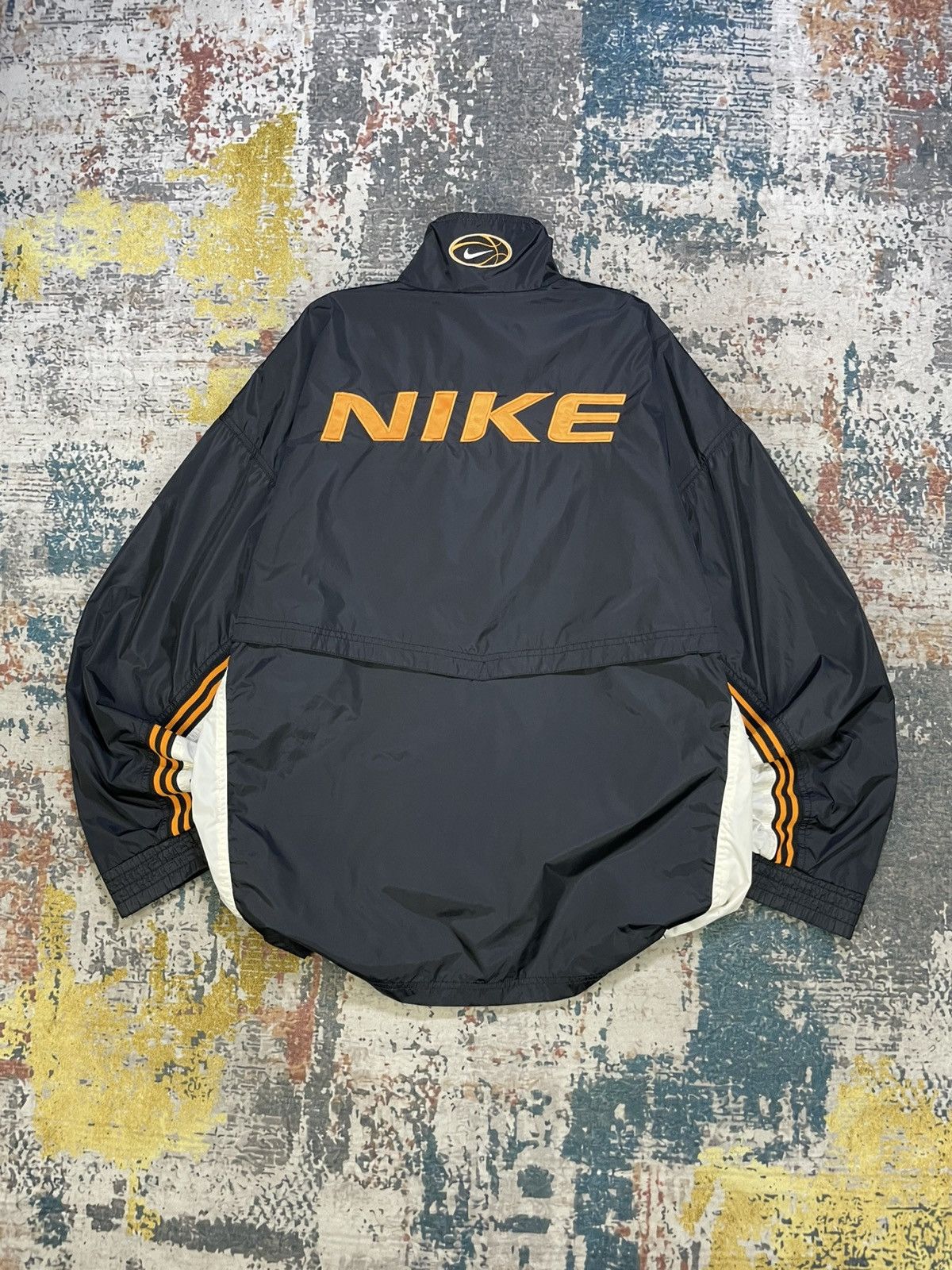 Nike Vtg 90s Nike Swoosh Back Hit Spellout Windbreaker Jacket Size US L / EU 52-54 / 3 - 1 Thumbnail