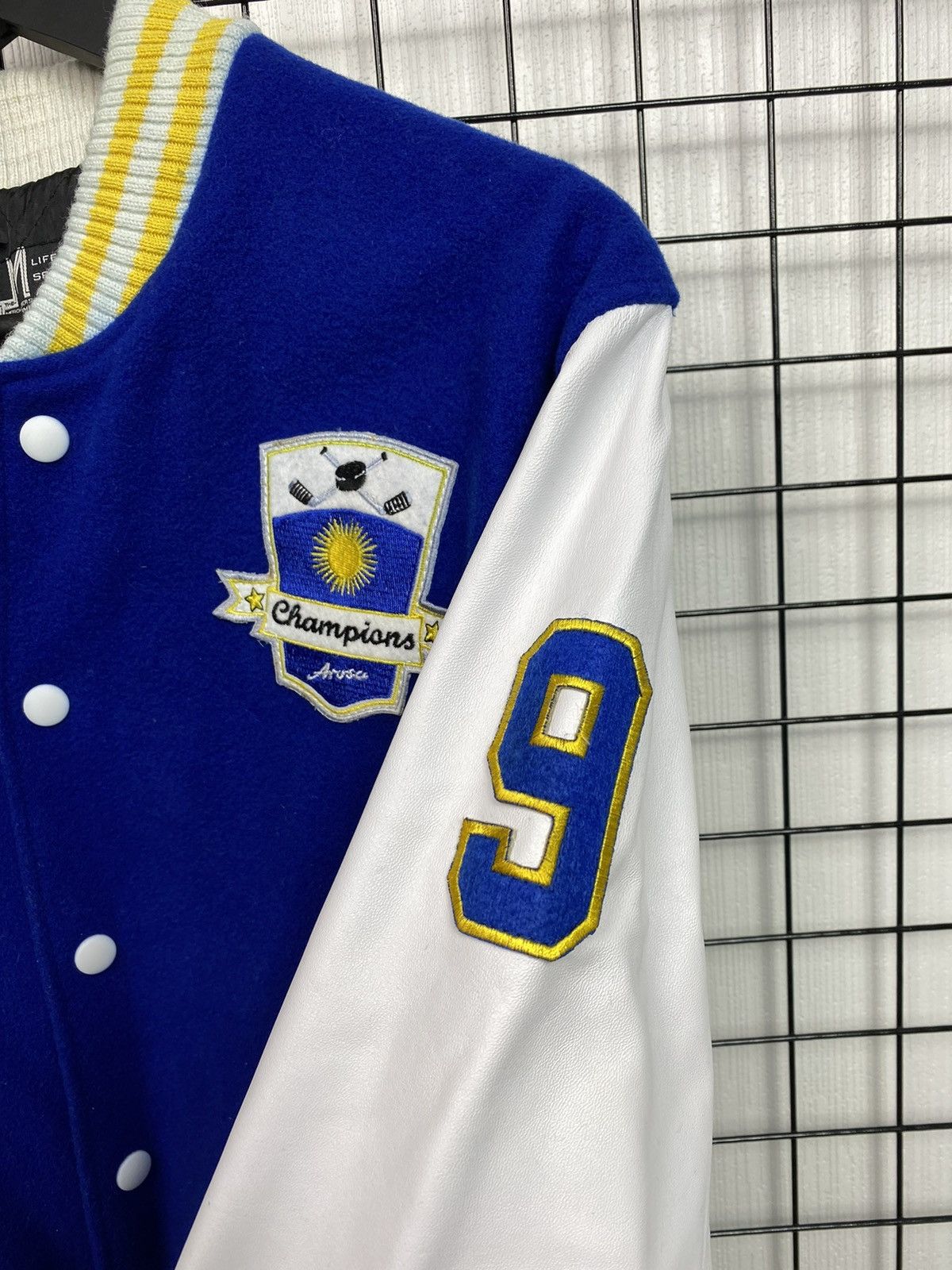 NHL EHC AROSA HOCKEY VARSITY JACKET Bomber OCHSNER SIZE S Size US S / EU 44-46 / 1 - 12 Thumbnail