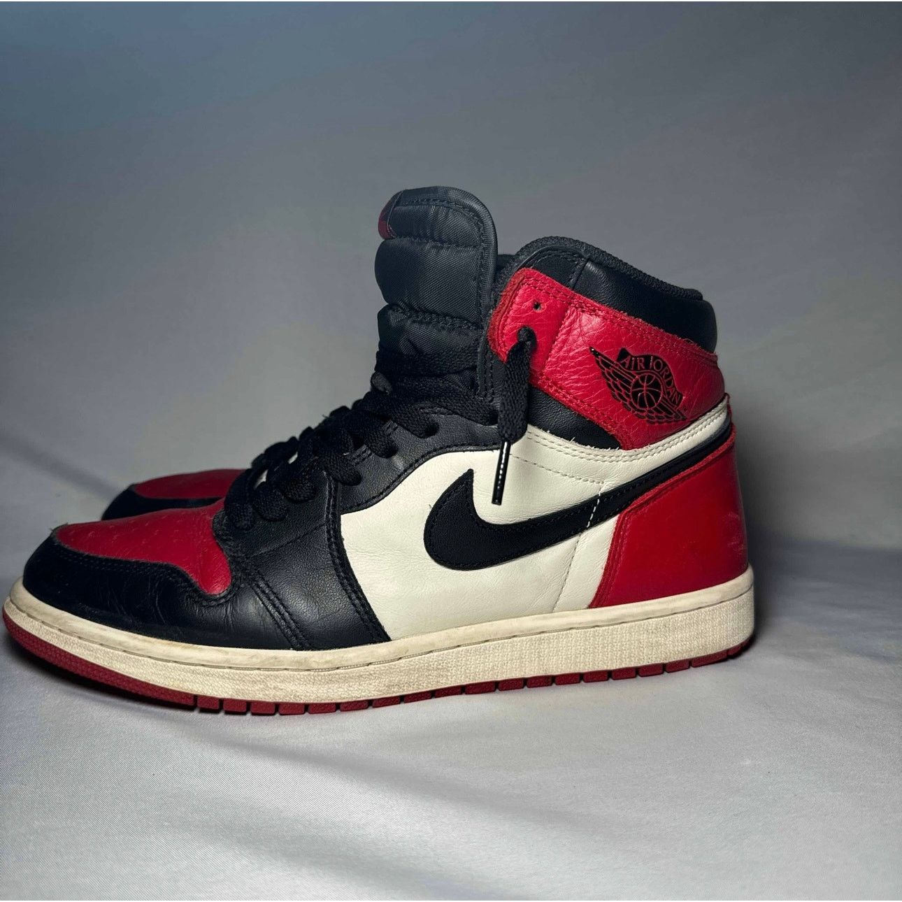 Jordan Brand × Nike Size 11 Nike Air Jordan 1 Retro High OG Bred Toe Men's Shoes Size US 11 / EU 44 - 8 Thumbnail