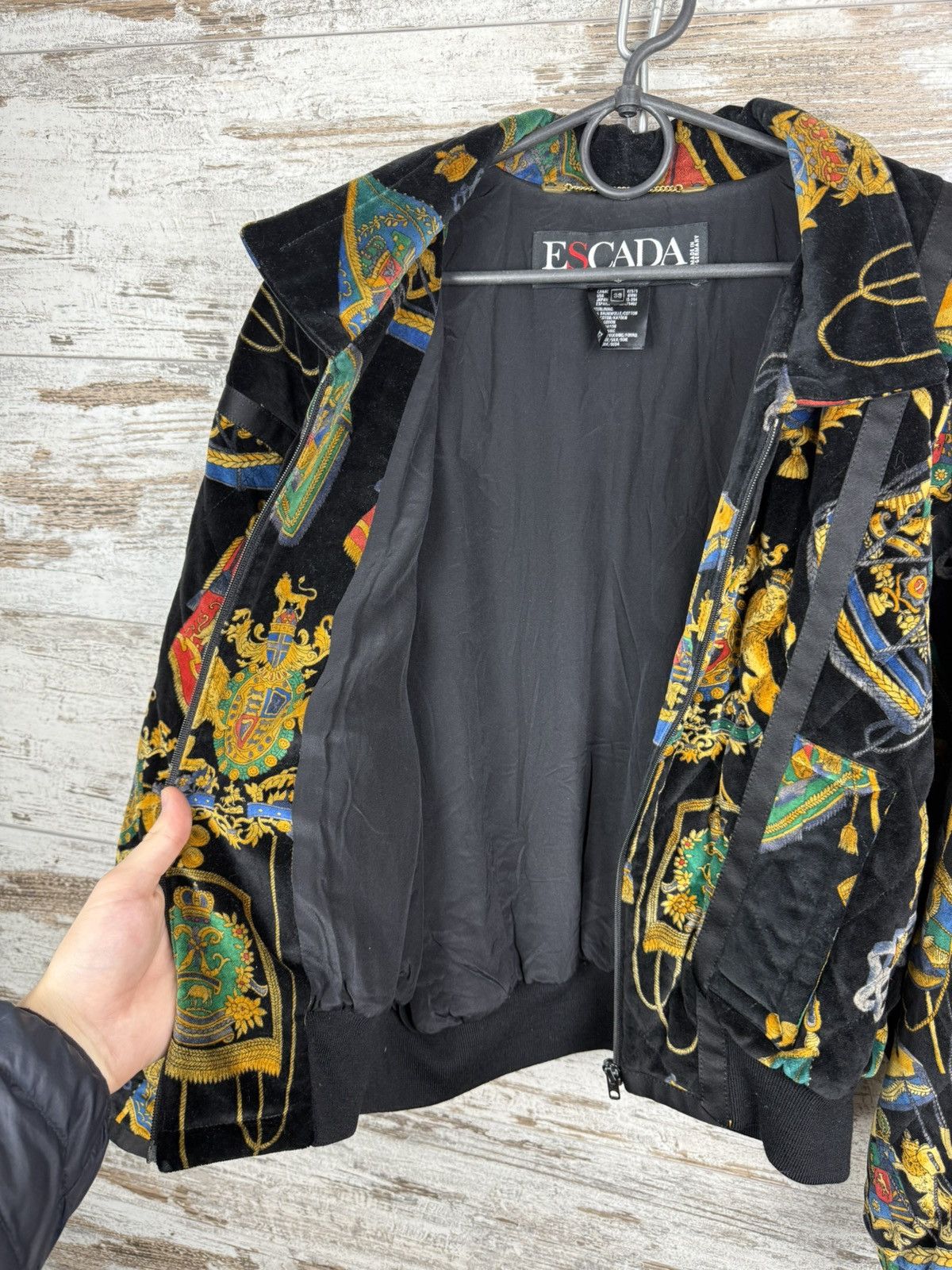 Escada Escada by Margaretha Ley 1980's Multi Printed Velvet Jacket Size XS / US 0-2 / IT 36-38 - 10 Thumbnail