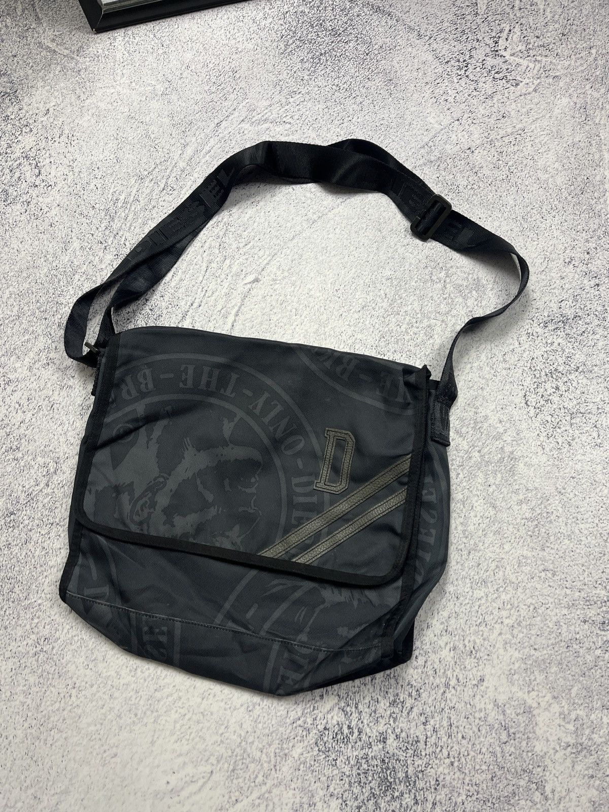Diesel × Vintage Vintage Diesel Big Logo Messenger Crossbody Bag Hype Y2K Size ONE SIZE - 3 Thumbnail
